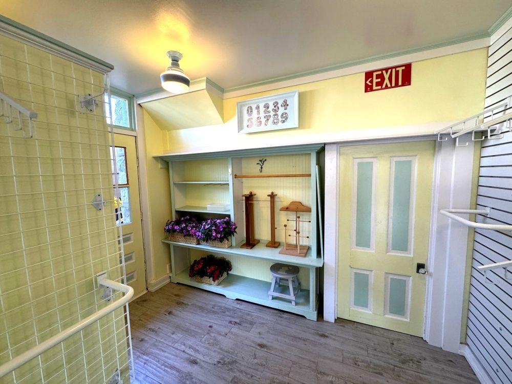 200 E Main  Hardy, AR