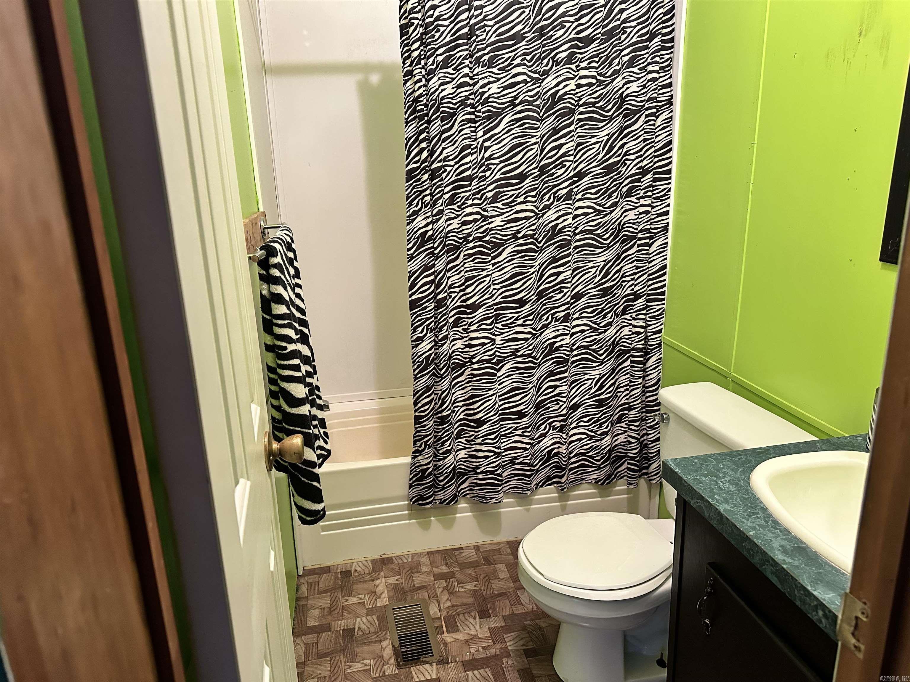 72 Grassy Lake  Earle, AR