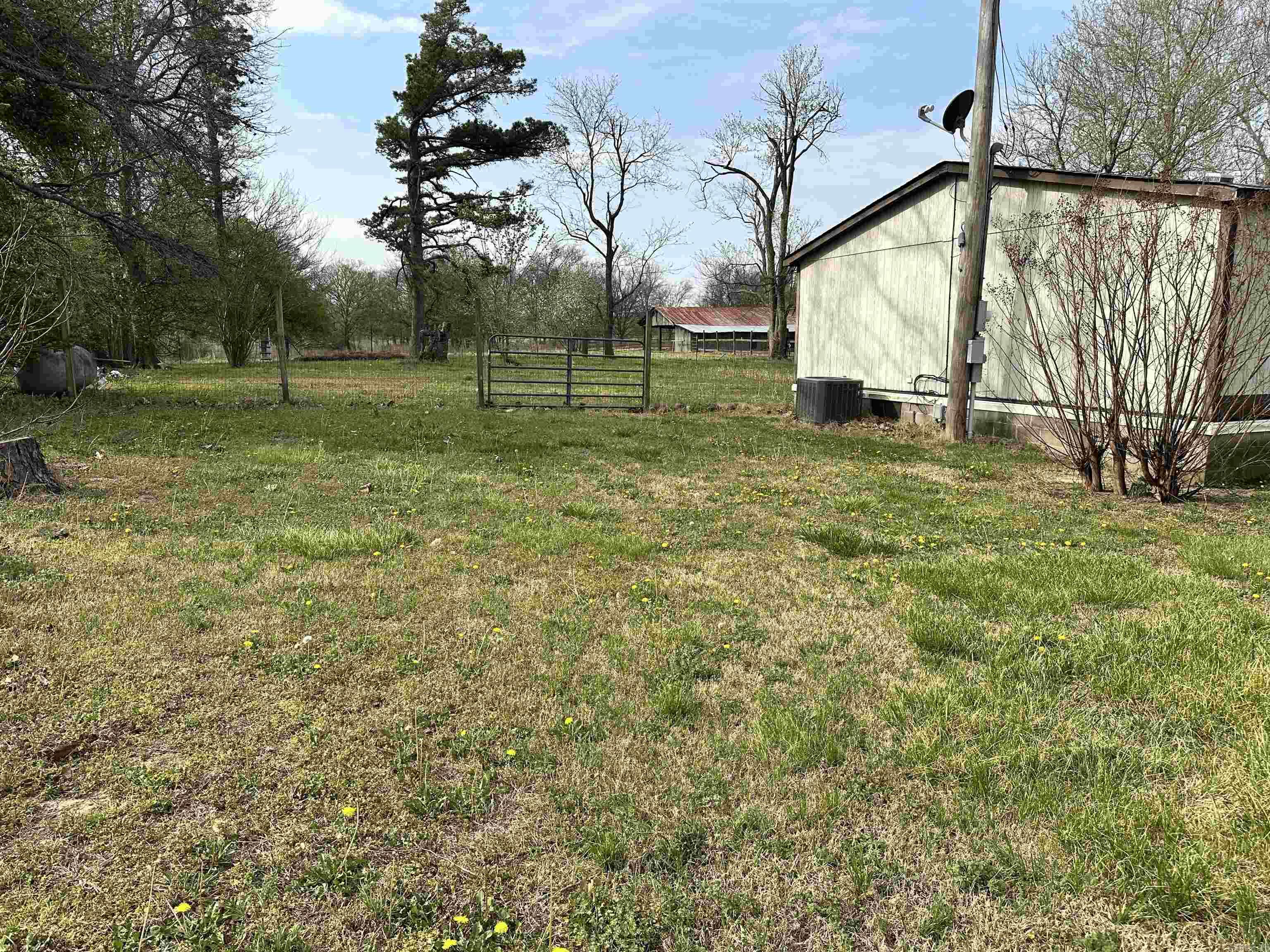 72 Grassy Lake  Earle, AR