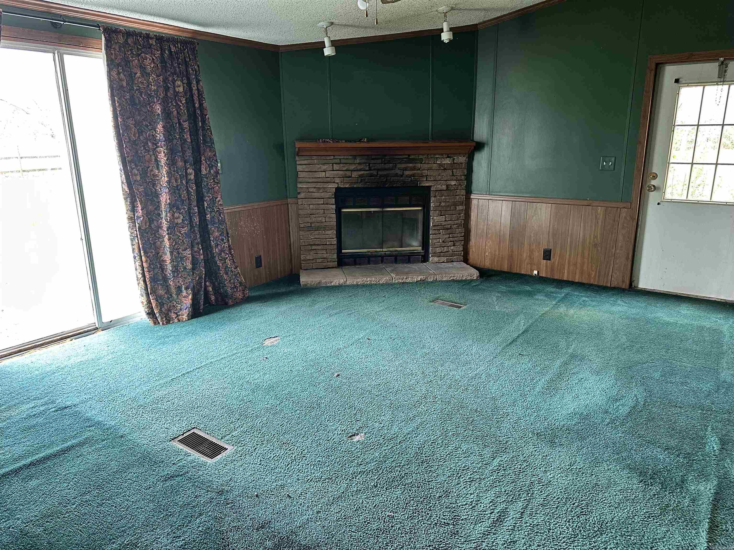 72 Grassy Lake  Earle, AR