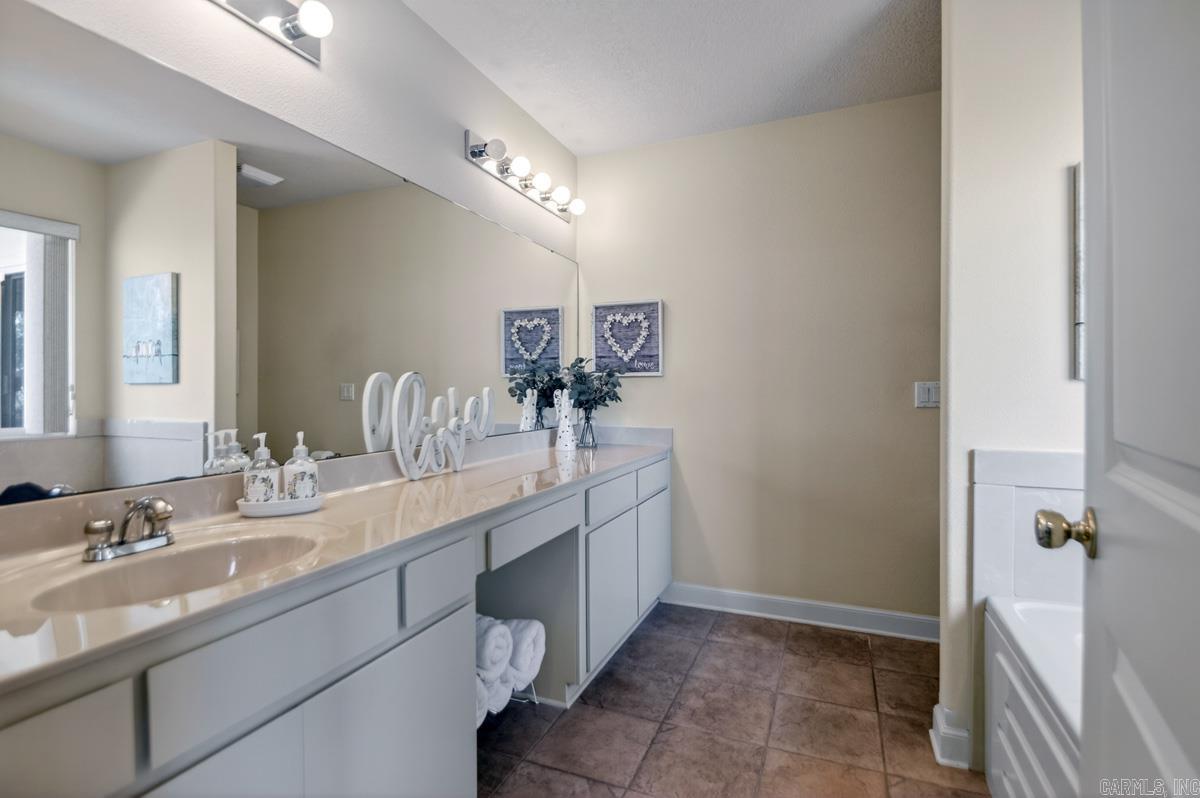 87 Montanoso Way  Hot Springs Village, AR