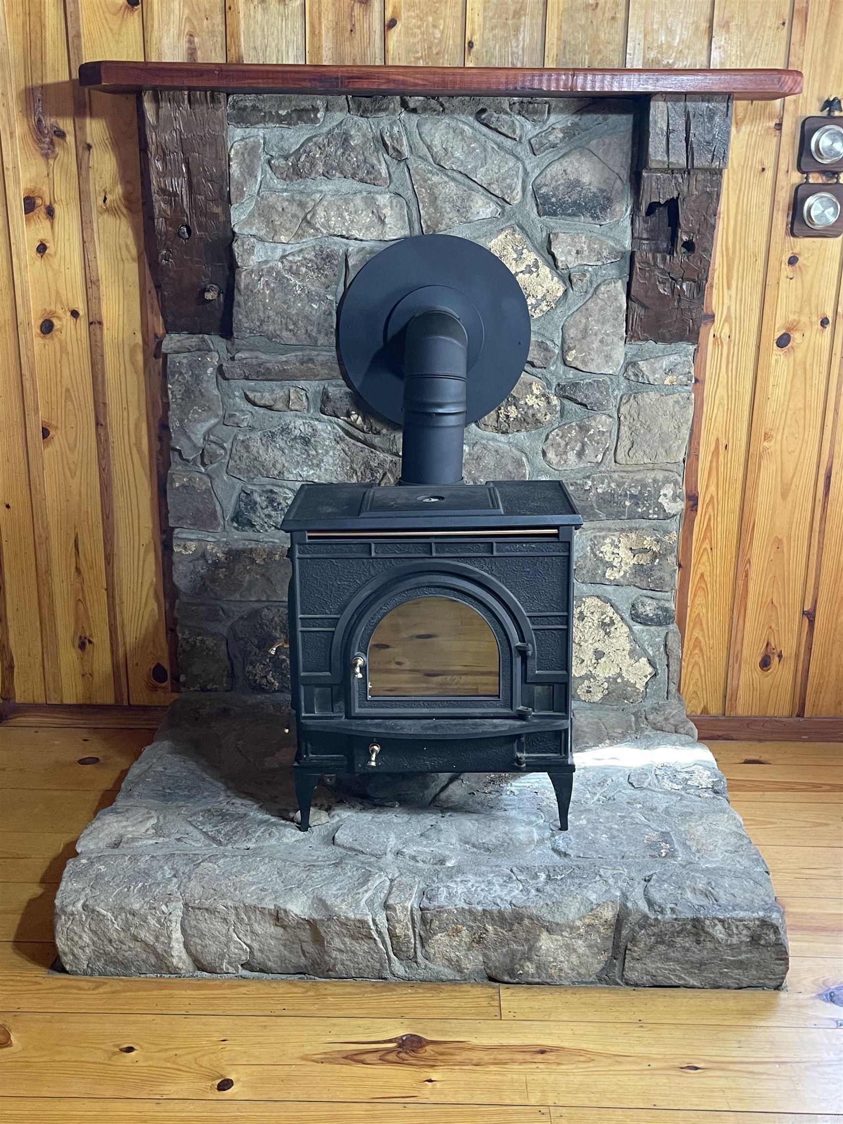 1671 Sylvan  Clinton, AR