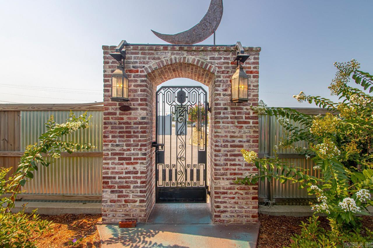 15228 Interstate 30  Benton, AR