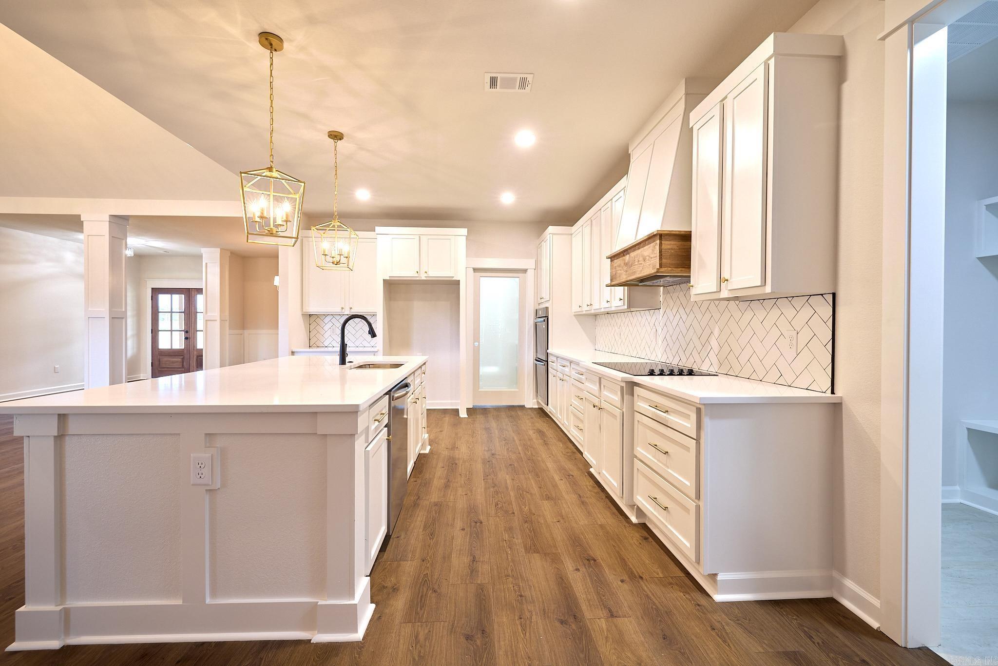 10565 W Miller Sardis Road  Bauxite, AR