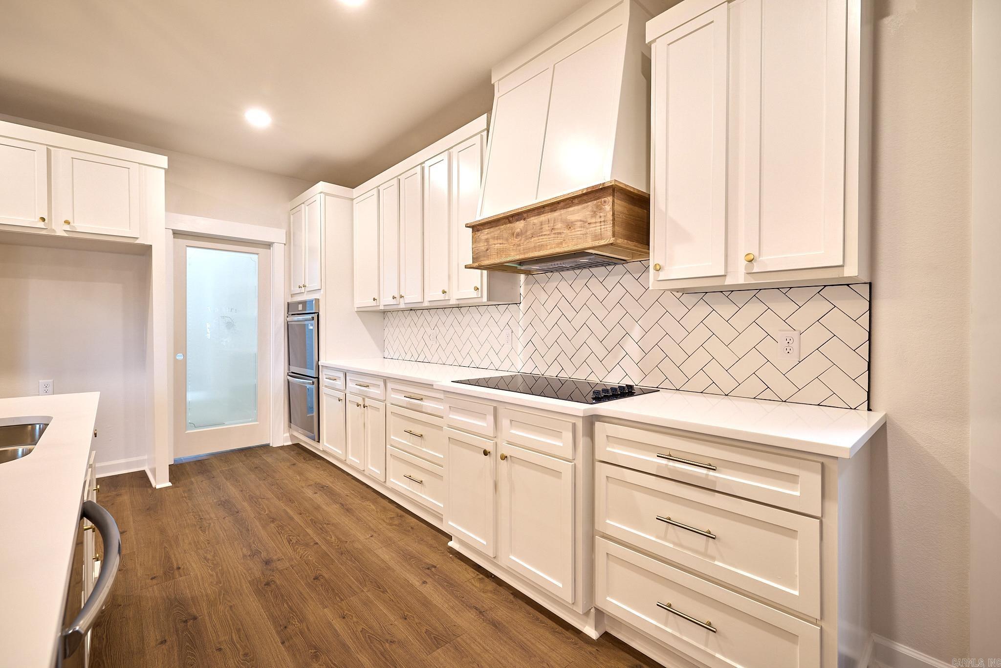 10565 W Miller Sardis Road  Bauxite, AR