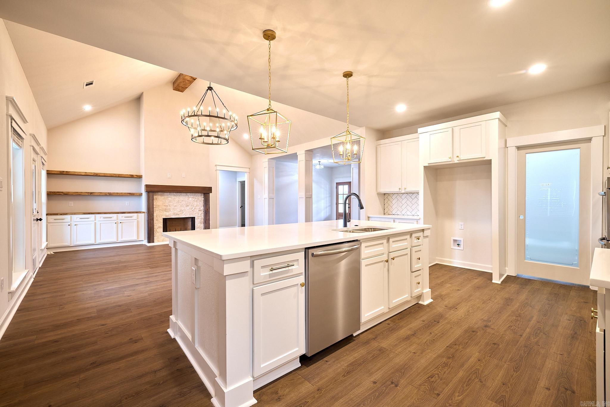 10565 W Miller Sardis Road  Bauxite, AR