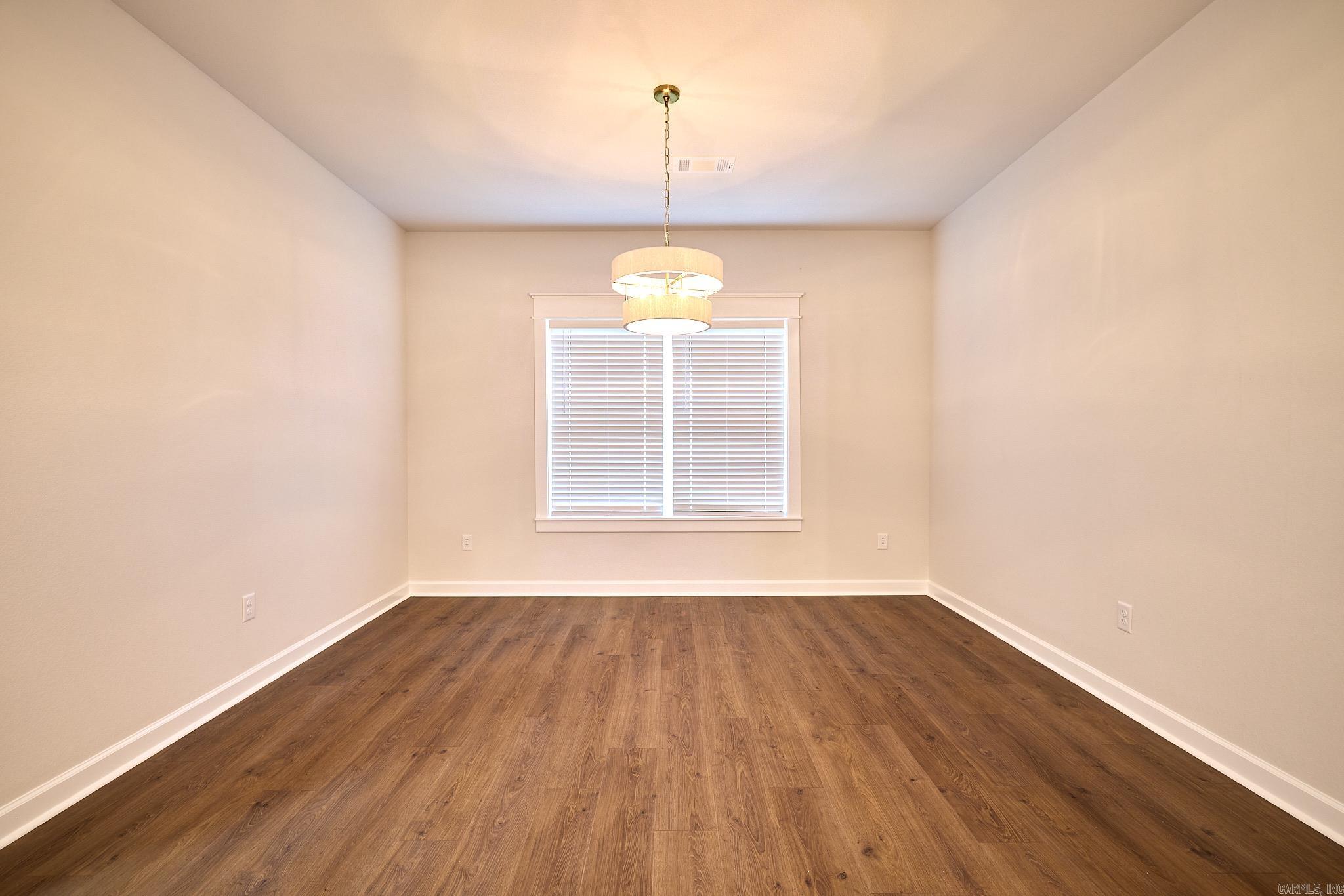 10565 W Miller Sardis Road  Bauxite, AR