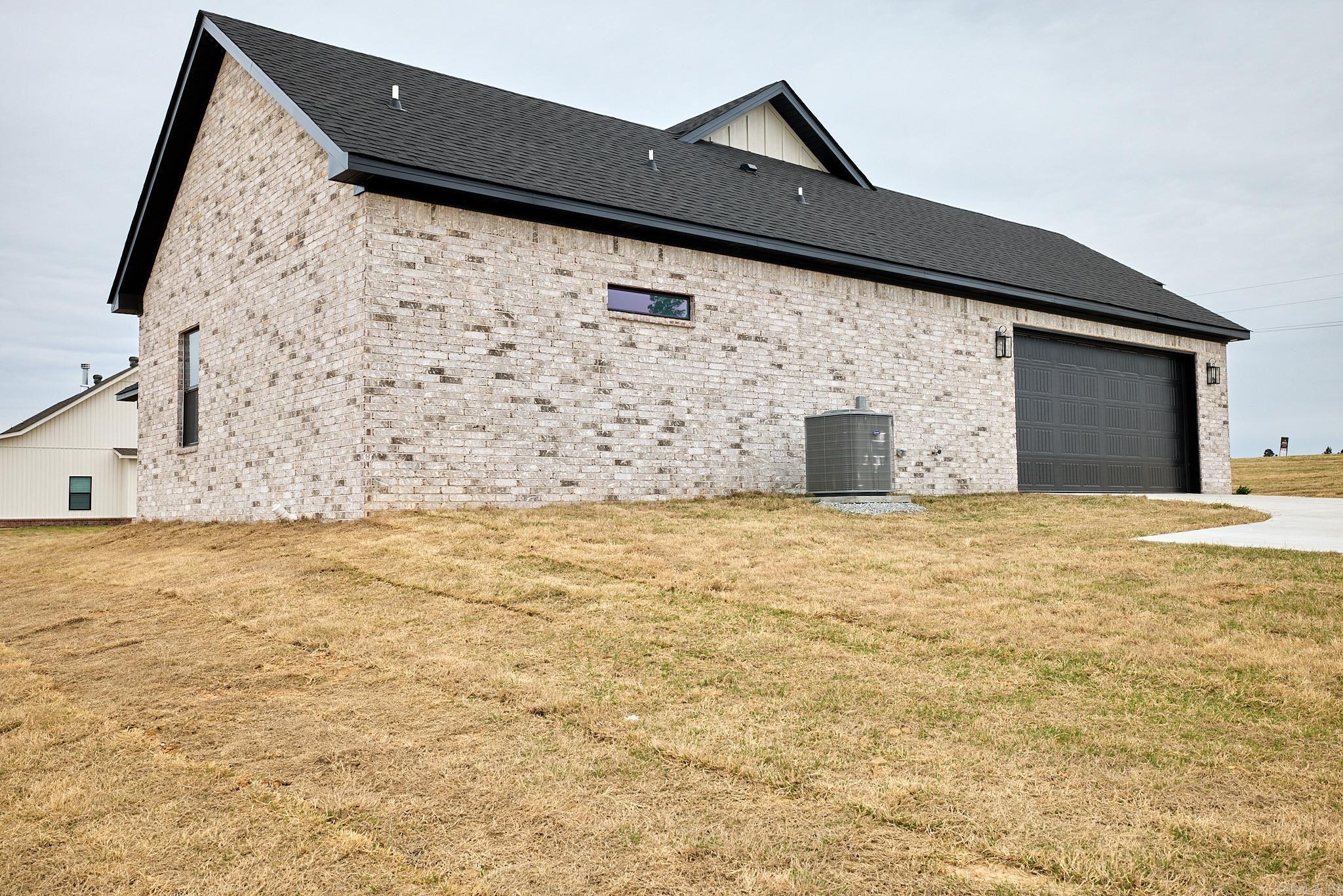 10565 W Miller Sardis Road  Bauxite, AR