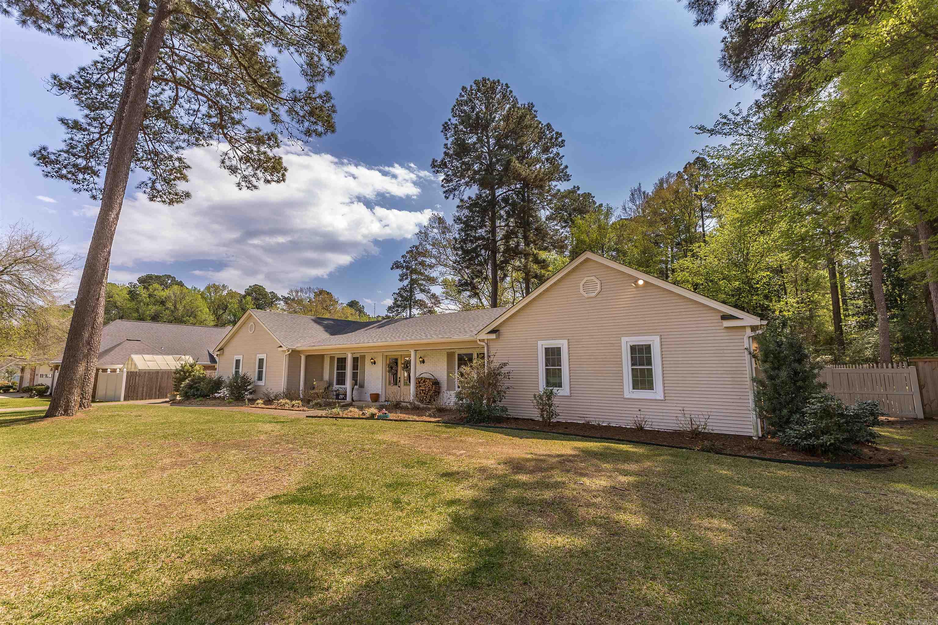 2205 Pathway  El Dorado, AR