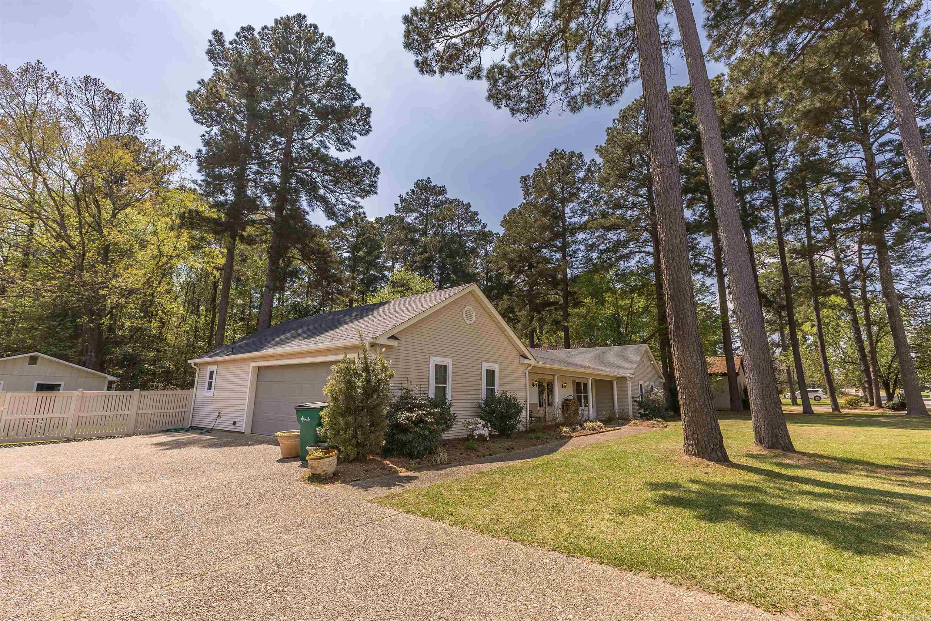 2205 Pathway  El Dorado, AR