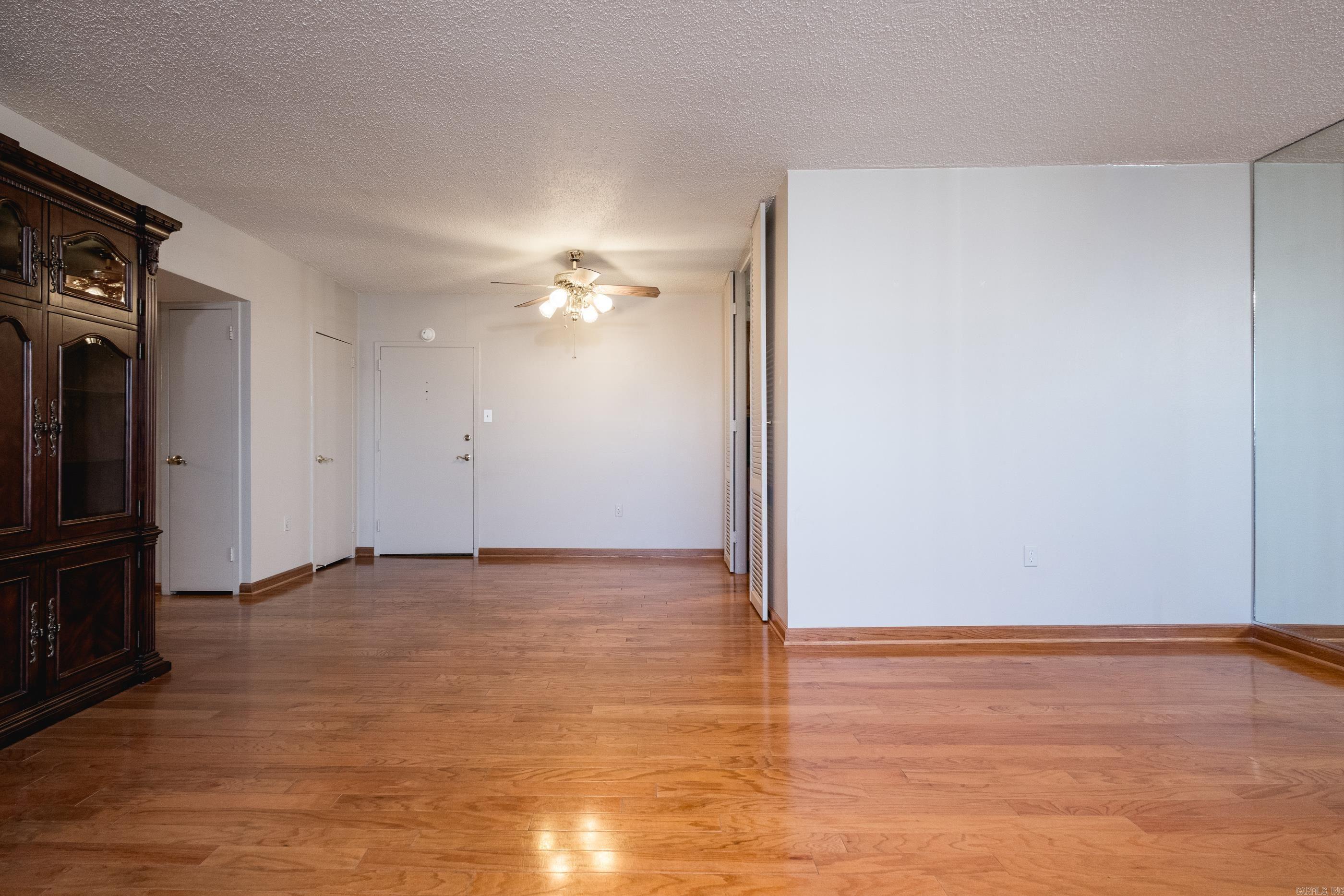 700 E 9th  11J  Little Rock, AR