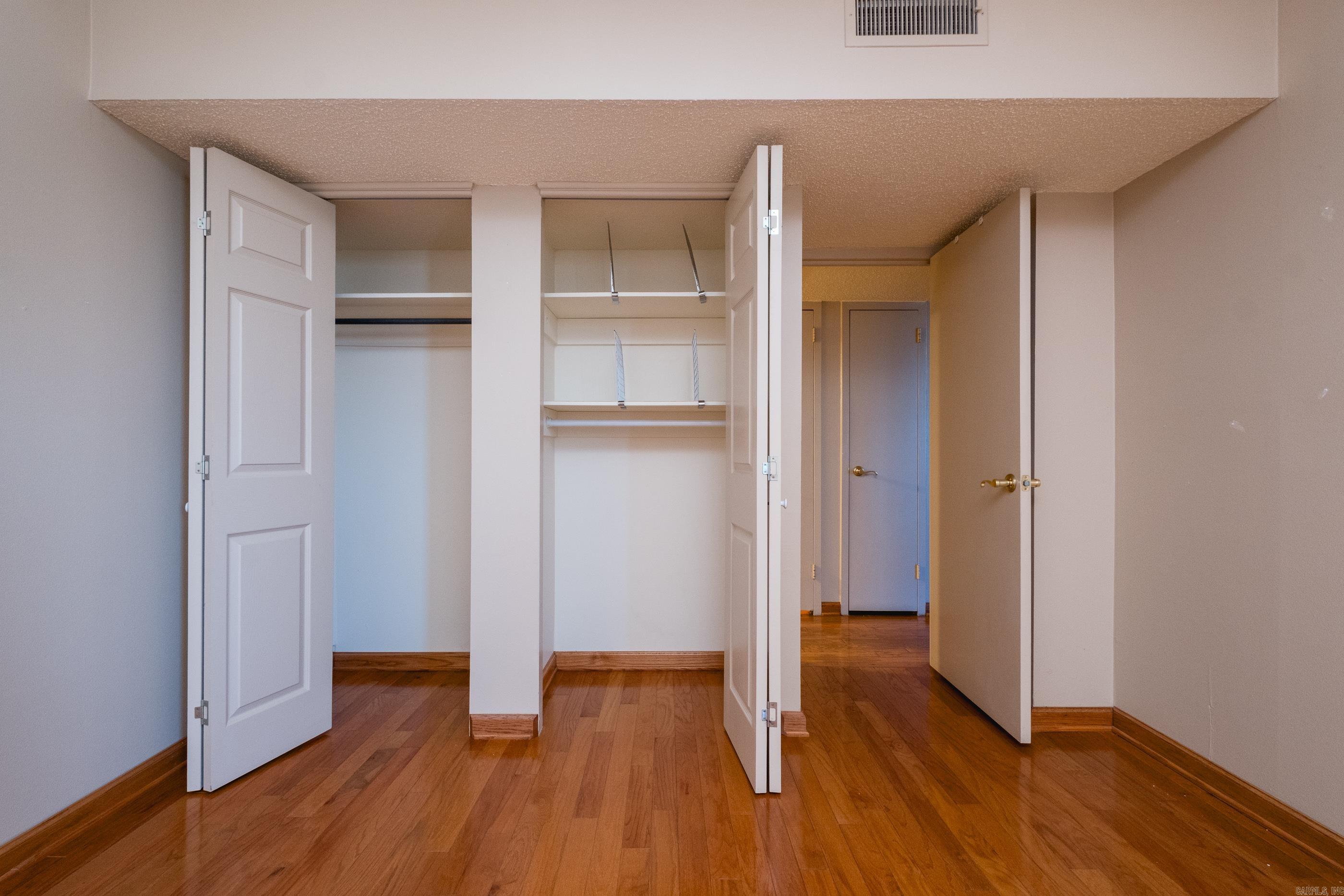 700 E 9th  11J  Little Rock, AR