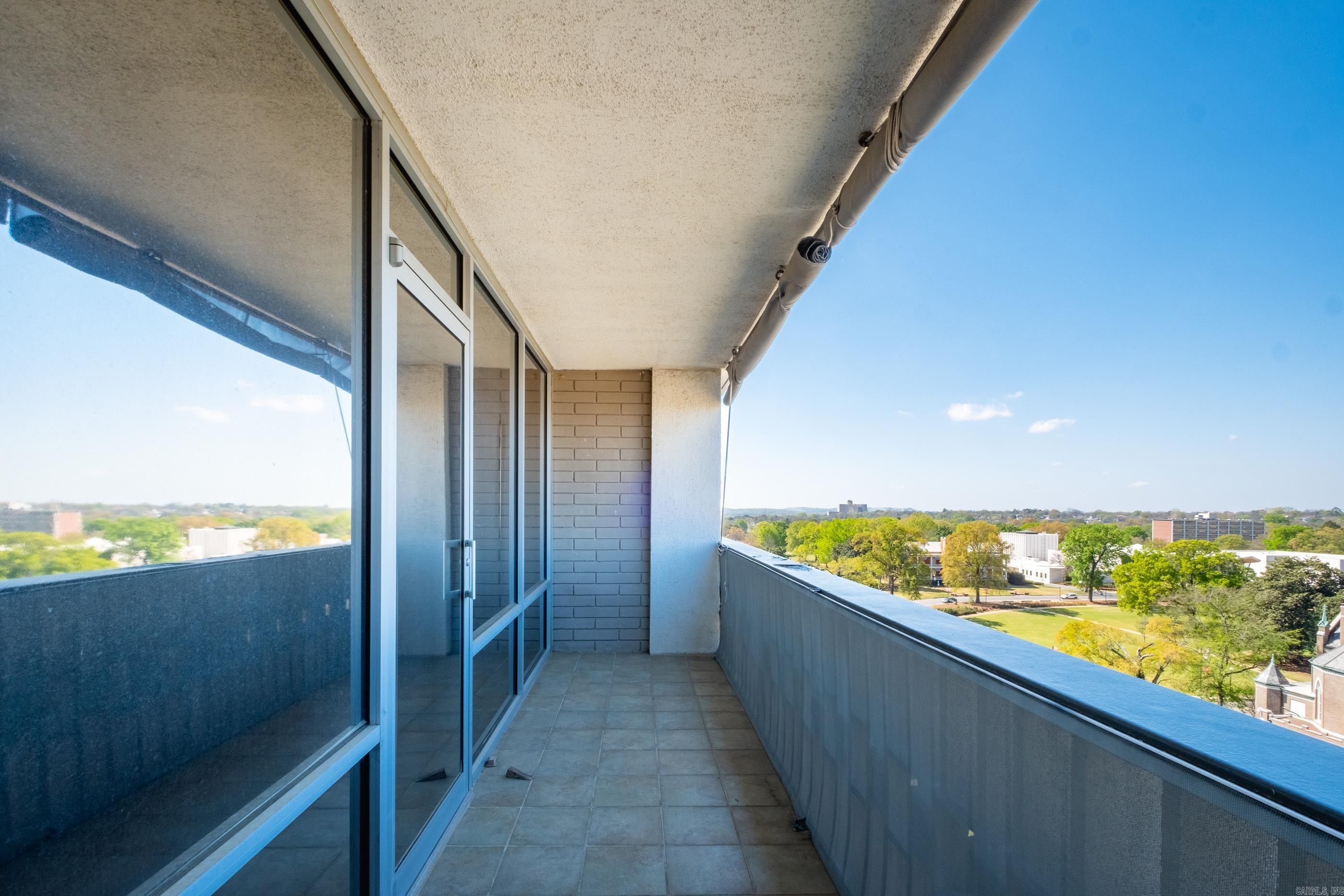 700 E 9th  11J  Little Rock, AR