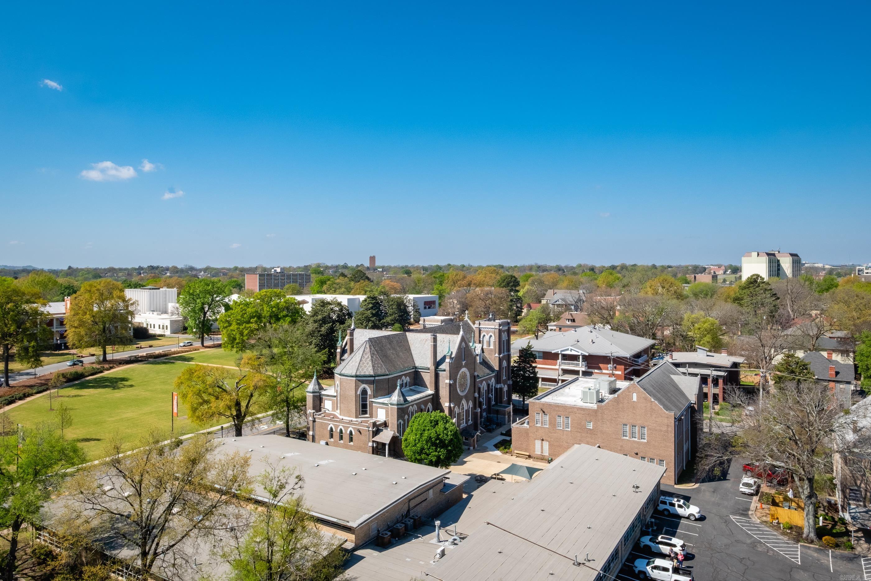 700 E 9th  11J  Little Rock, AR