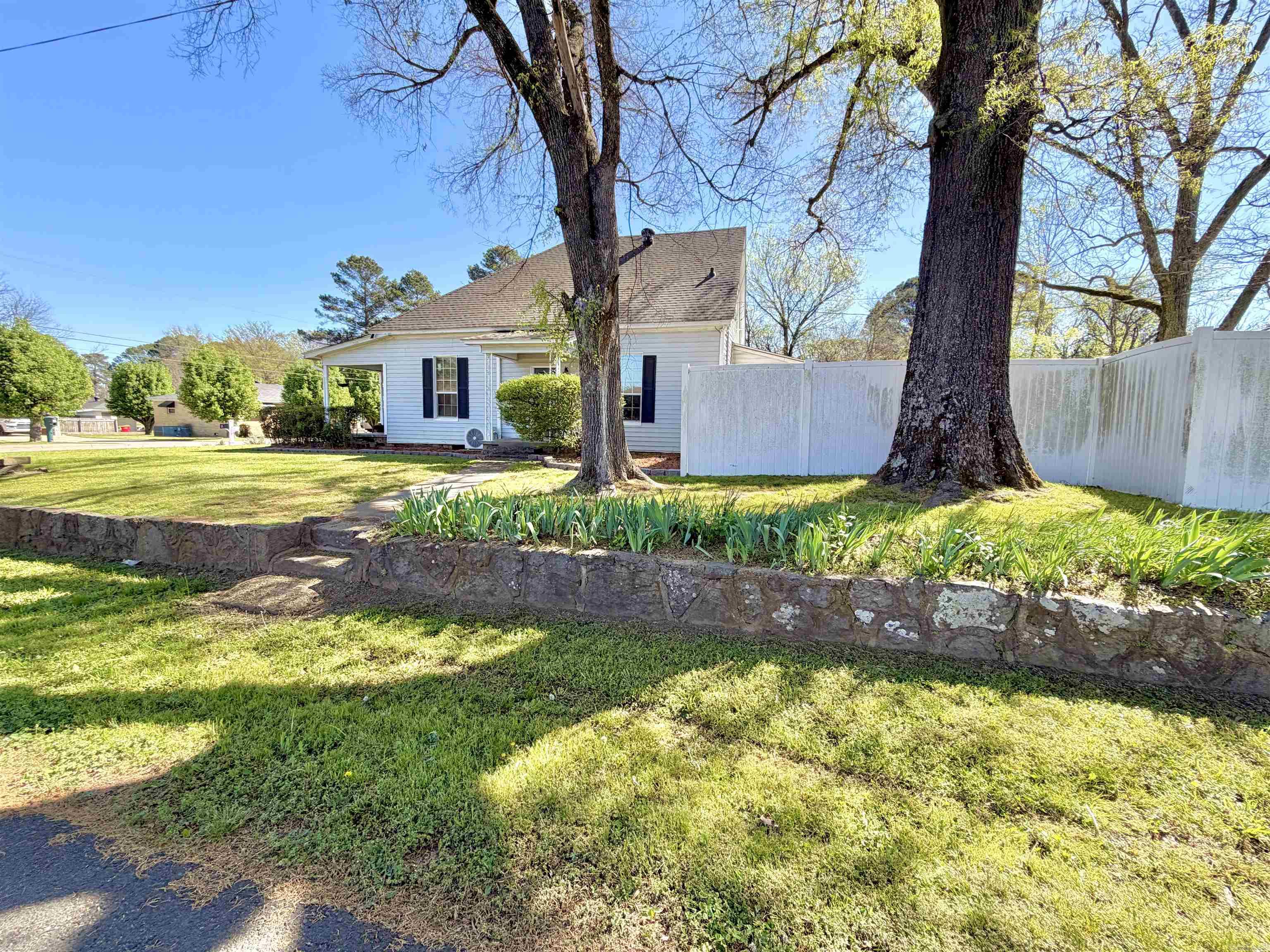 511 W Childress  Morrilton, AR