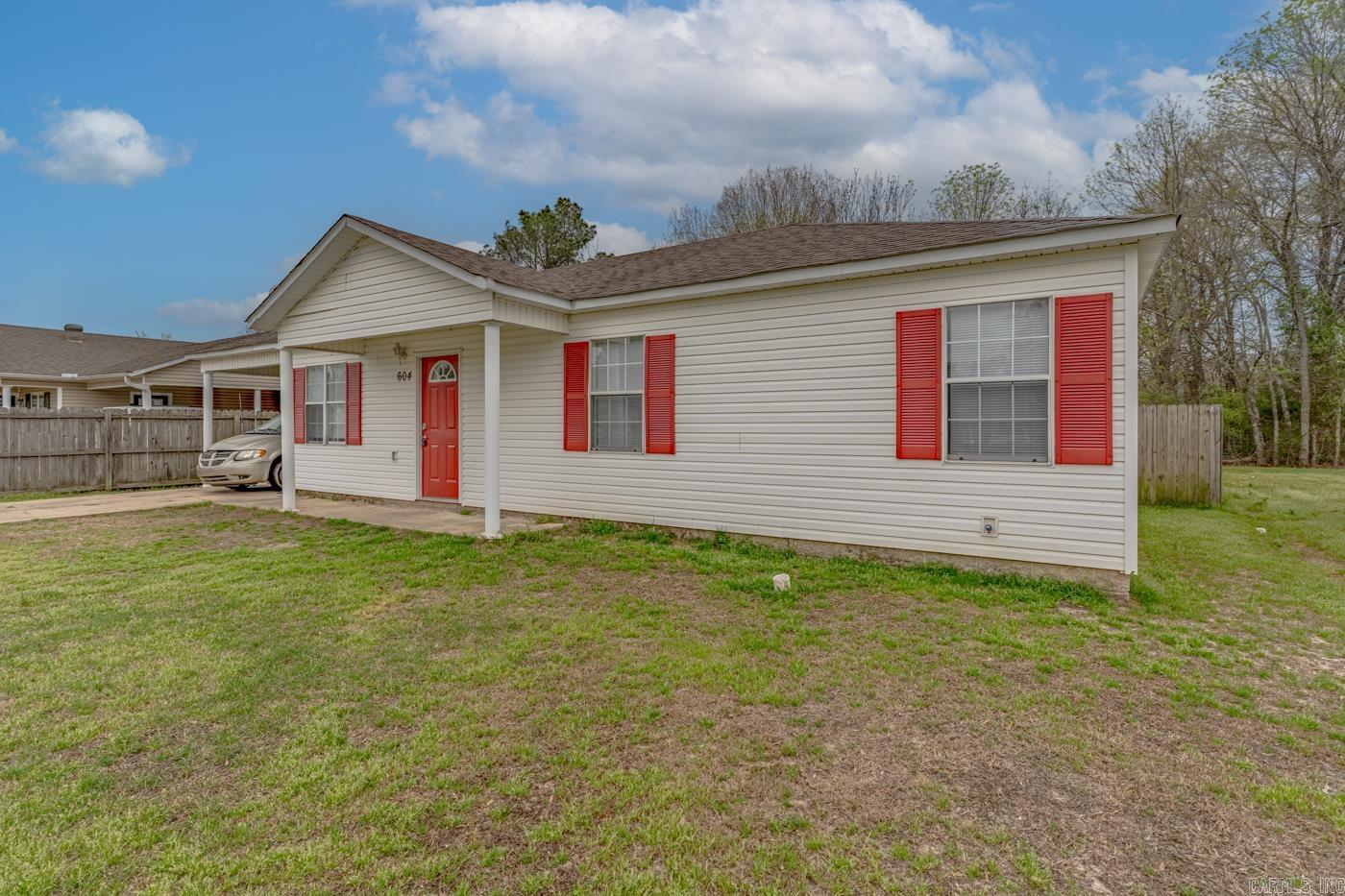 604 Meadow Ln  Paragould, AR