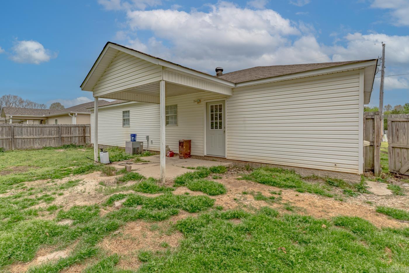 604 Meadow Ln  Paragould, AR