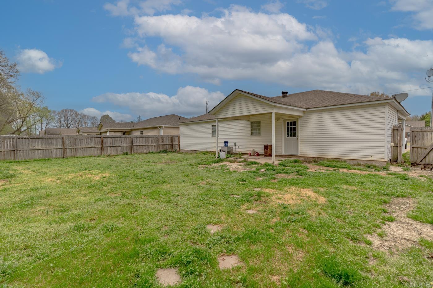 604 Meadow Ln  Paragould, AR
