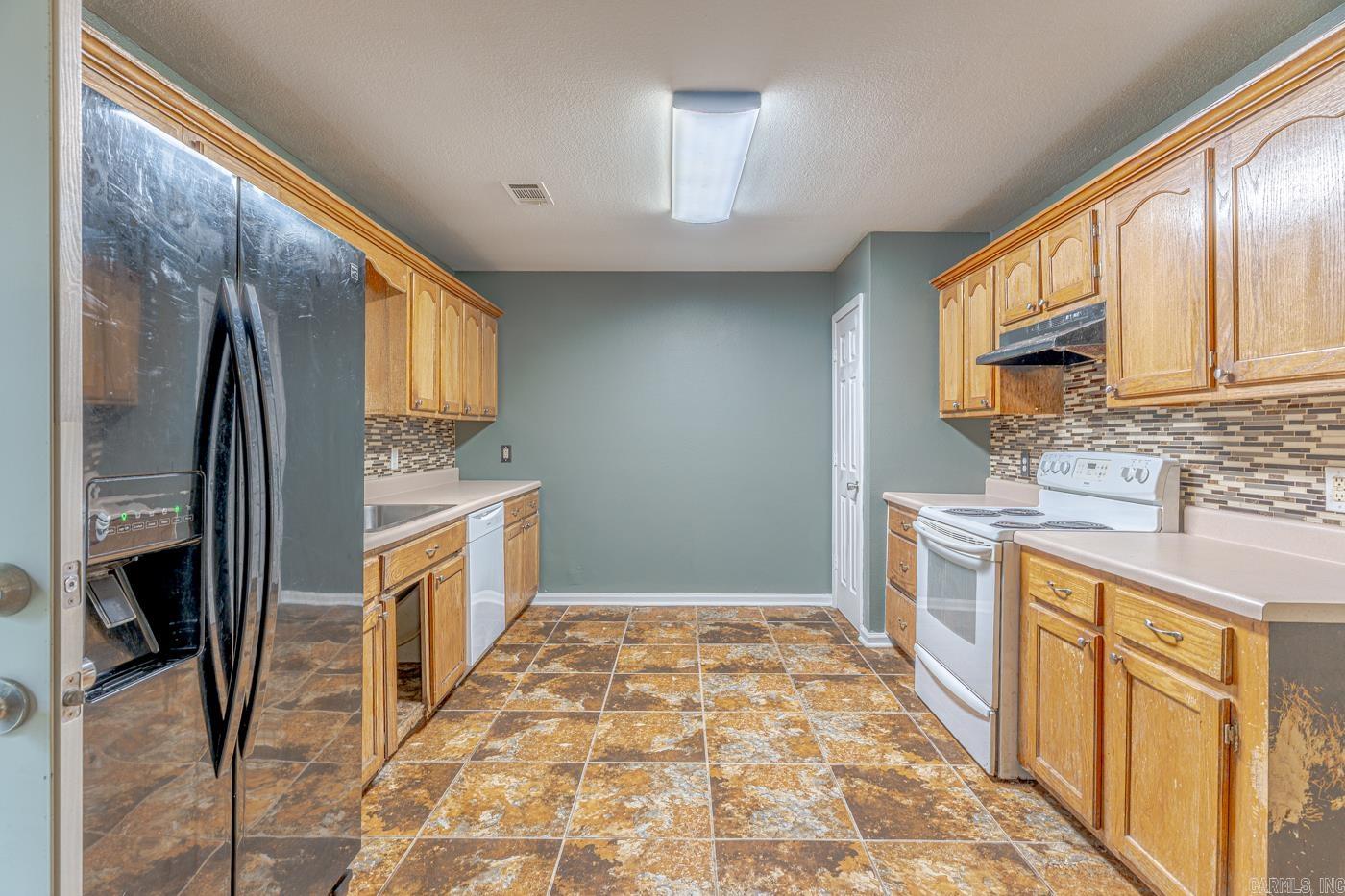 604 Meadow Ln  Paragould, AR