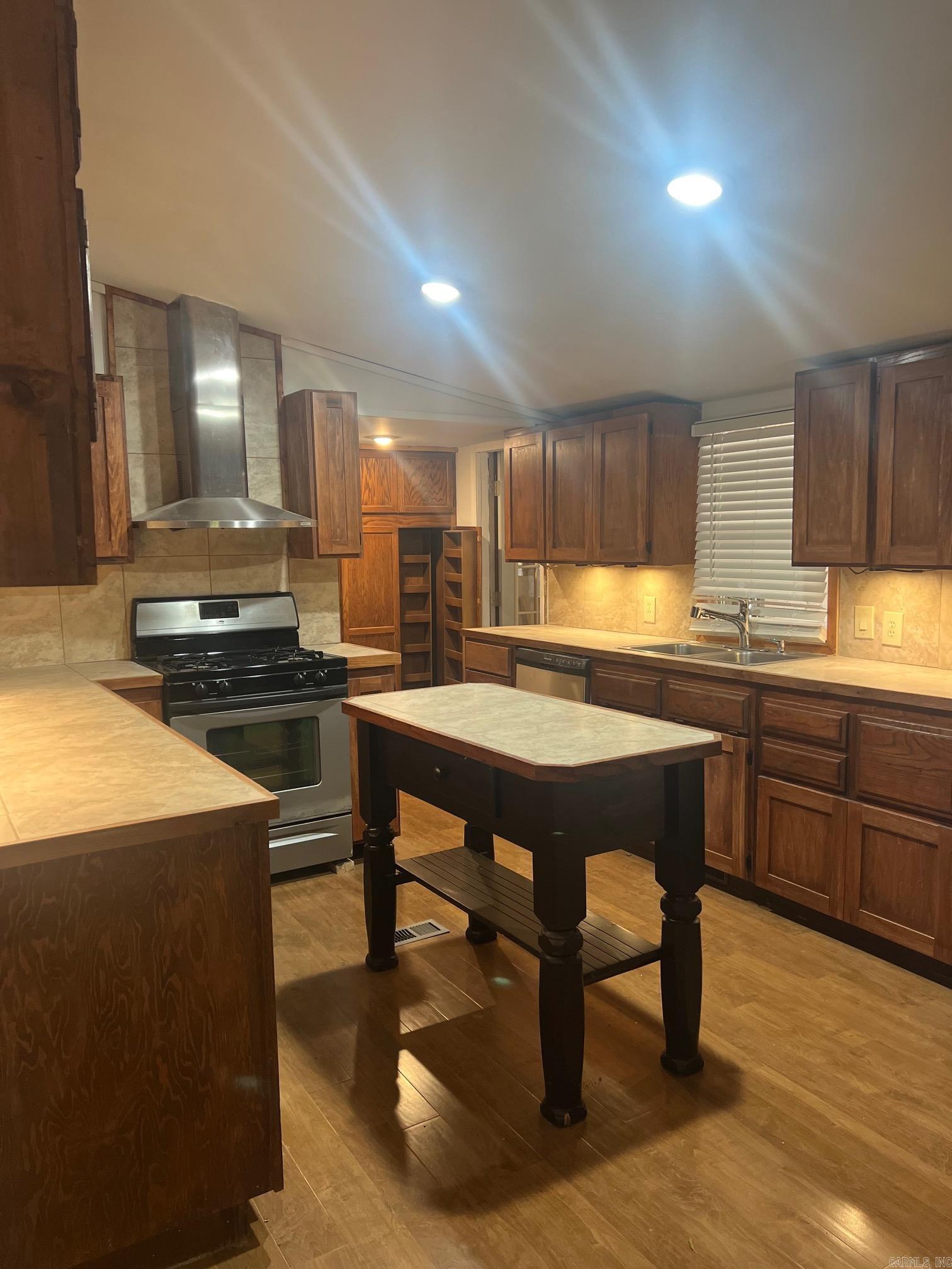 1770 Old Hickory Shirley, AR 72153