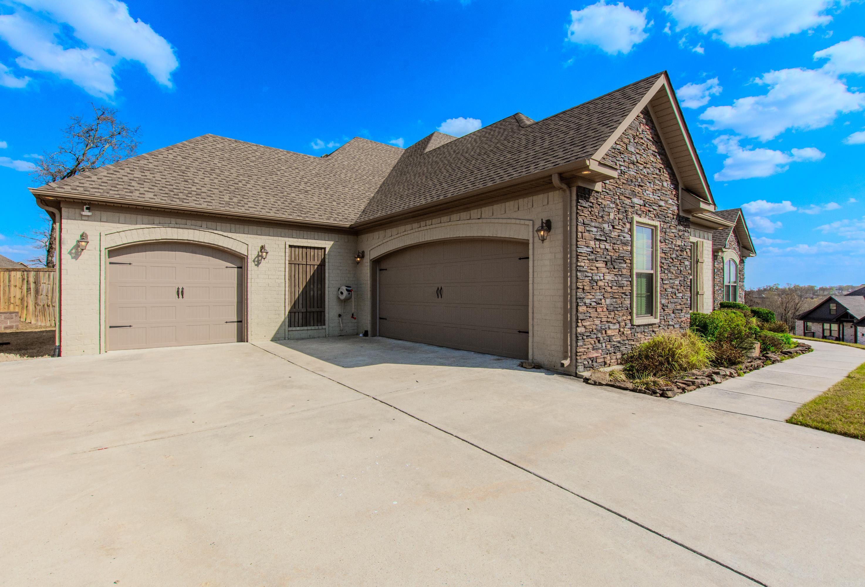 9800 Oak Heights Drive  Sherwood, AR