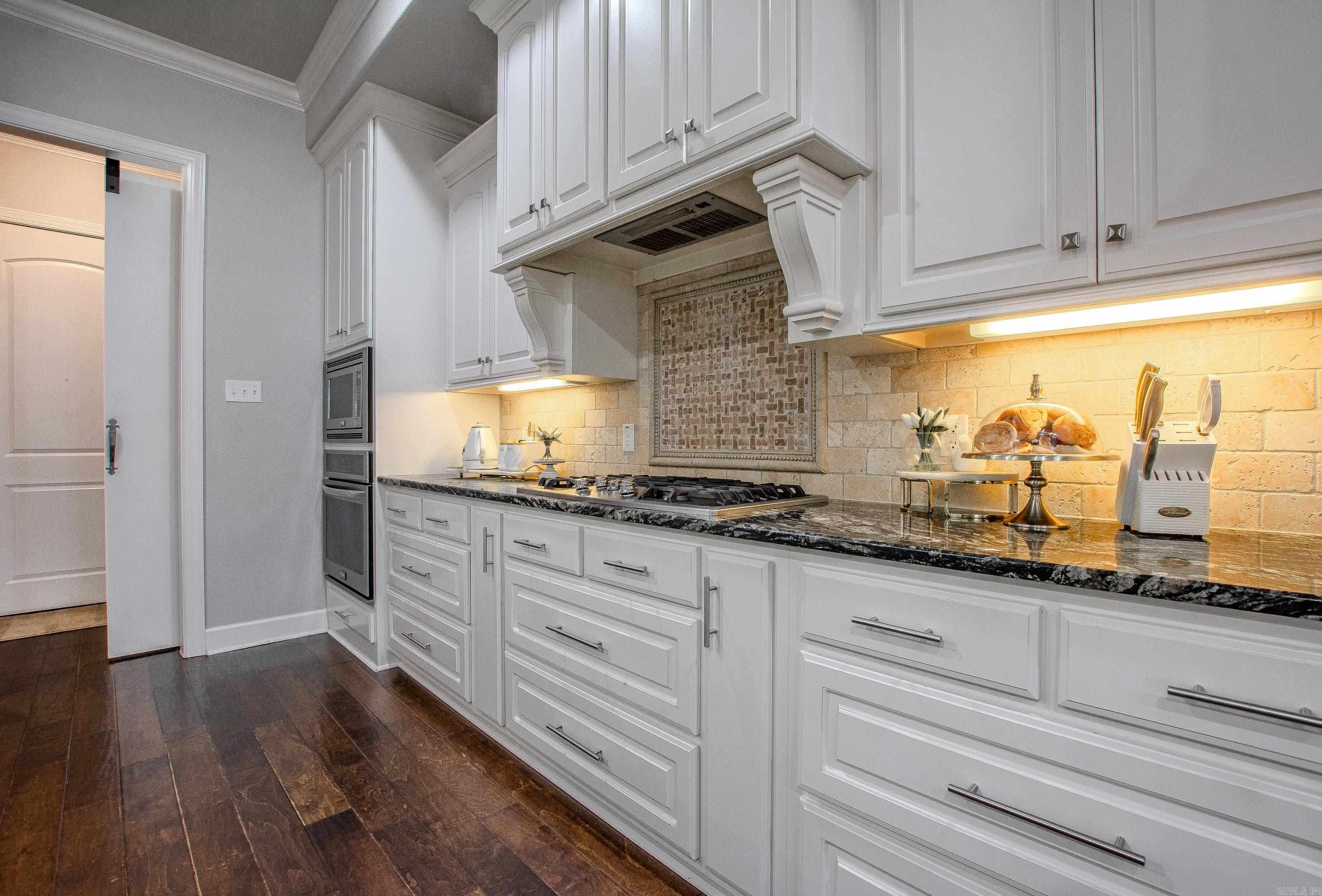 9800 Oak Heights Drive  Sherwood, AR