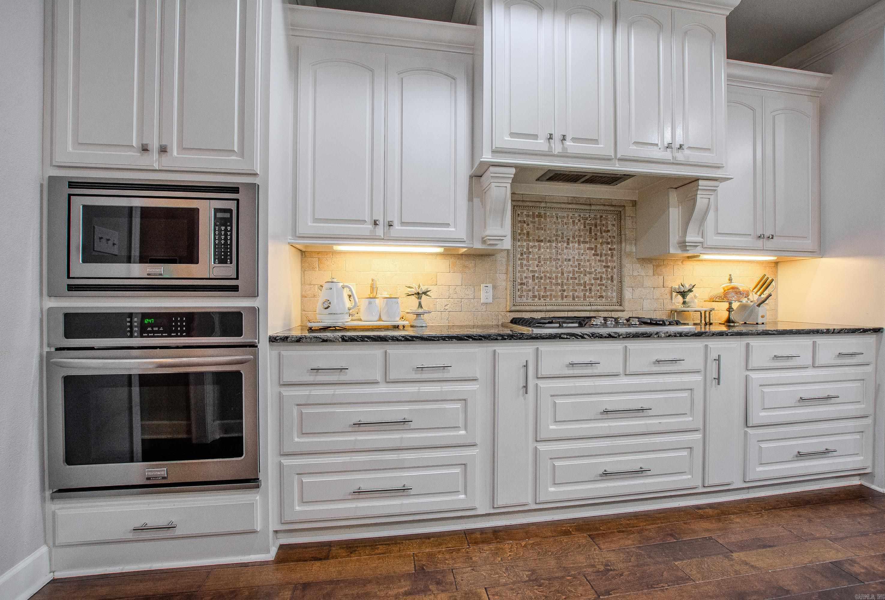 9800 Oak Heights Drive  Sherwood, AR