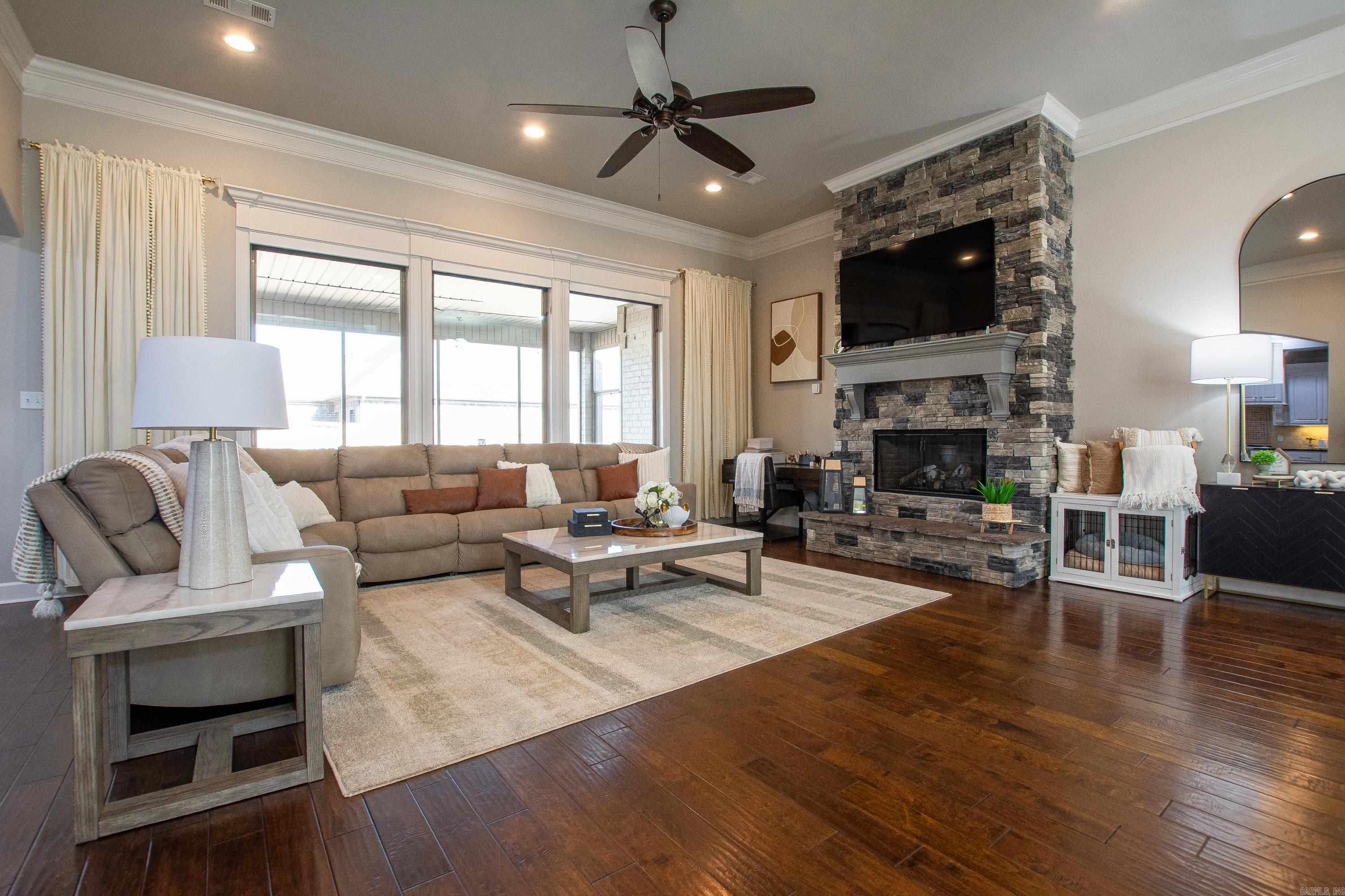 9800 Oak Heights Drive  Sherwood, AR