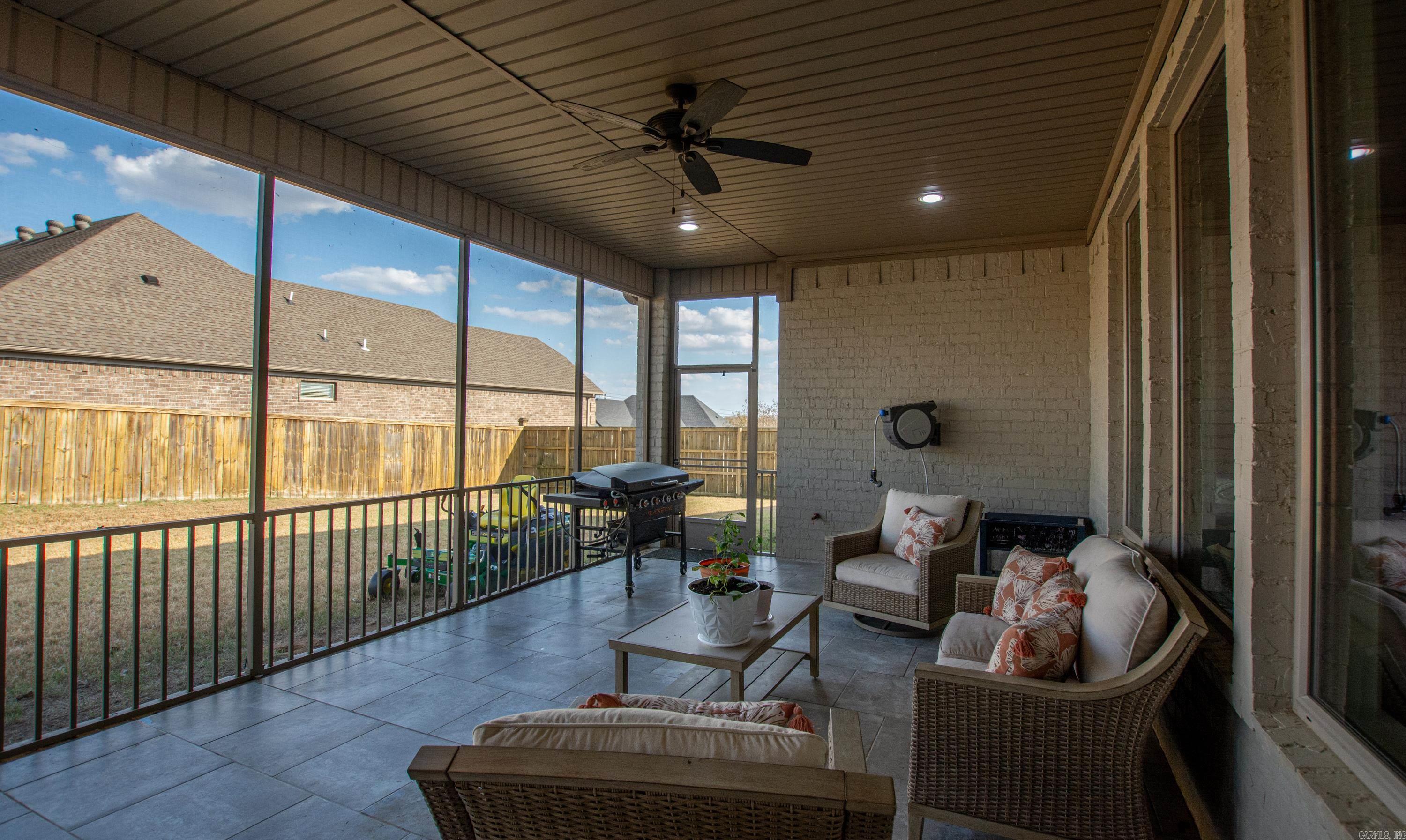 9800 Oak Heights Drive  Sherwood, AR