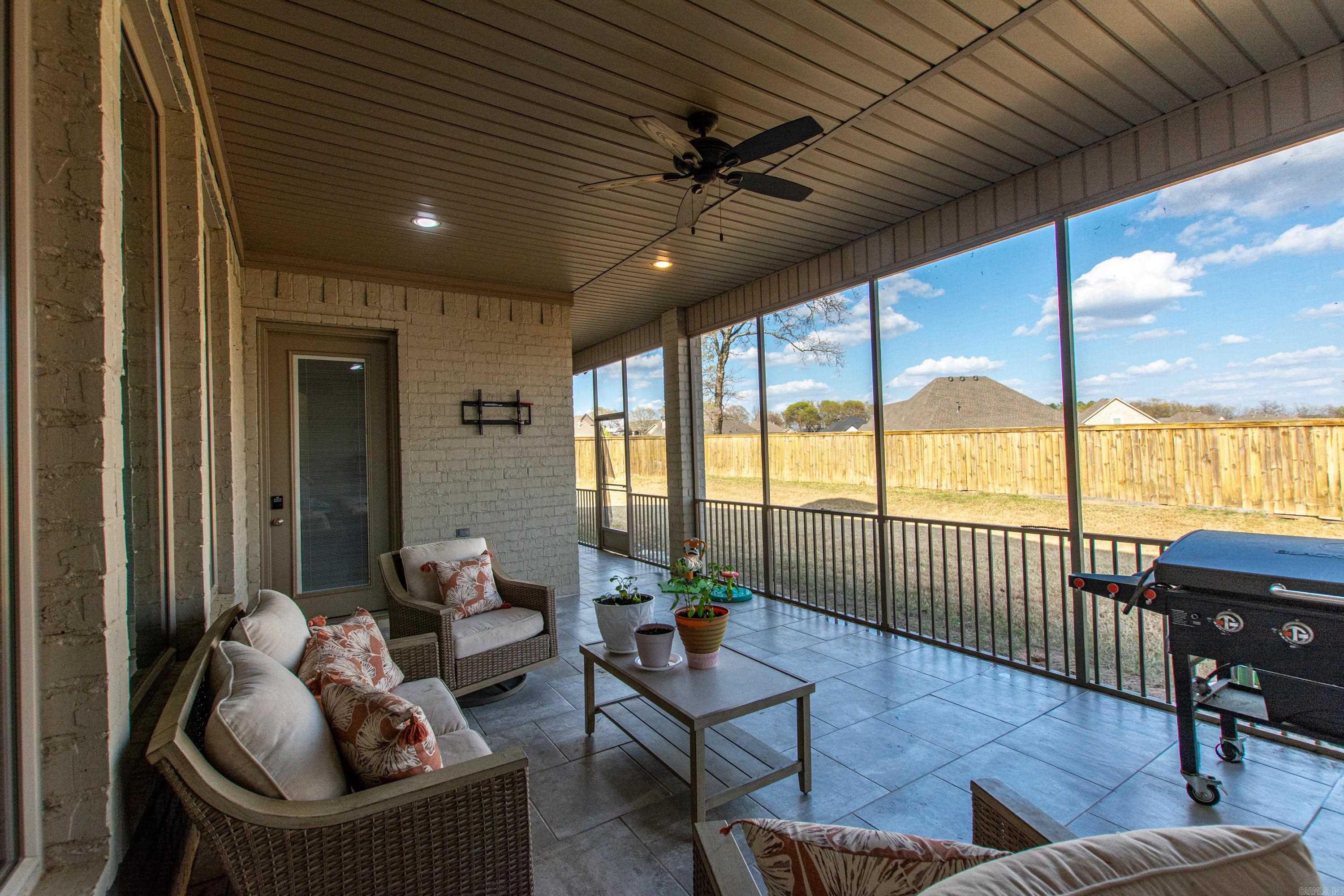 9800 Oak Heights Drive  Sherwood, AR