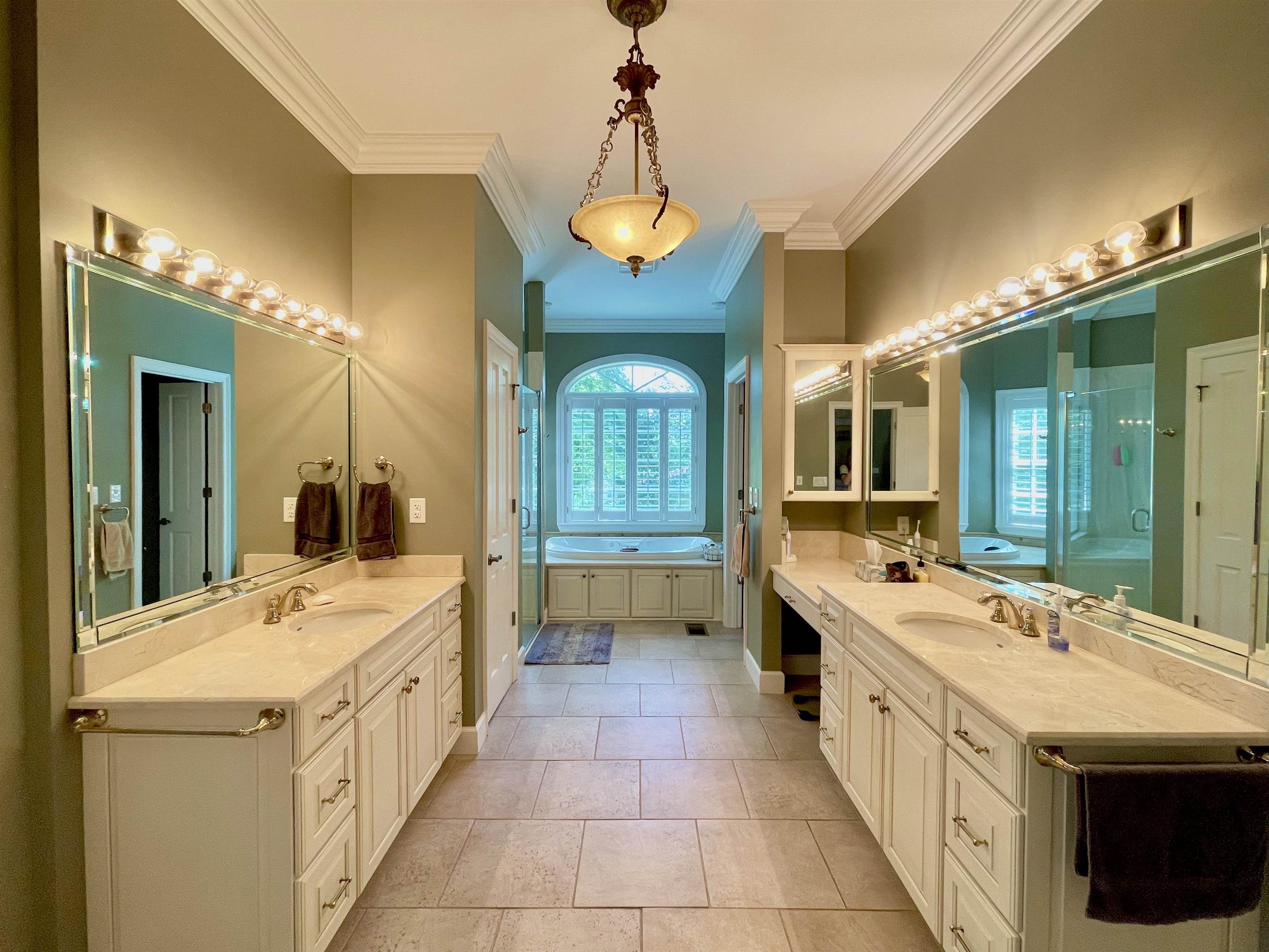 157 N Spring Street  Melbourne, AR