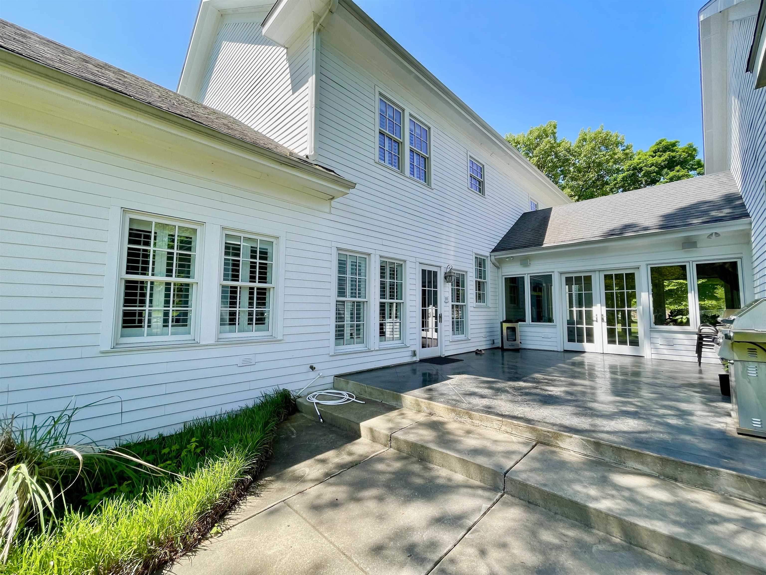 157 N Spring Street  Melbourne, AR