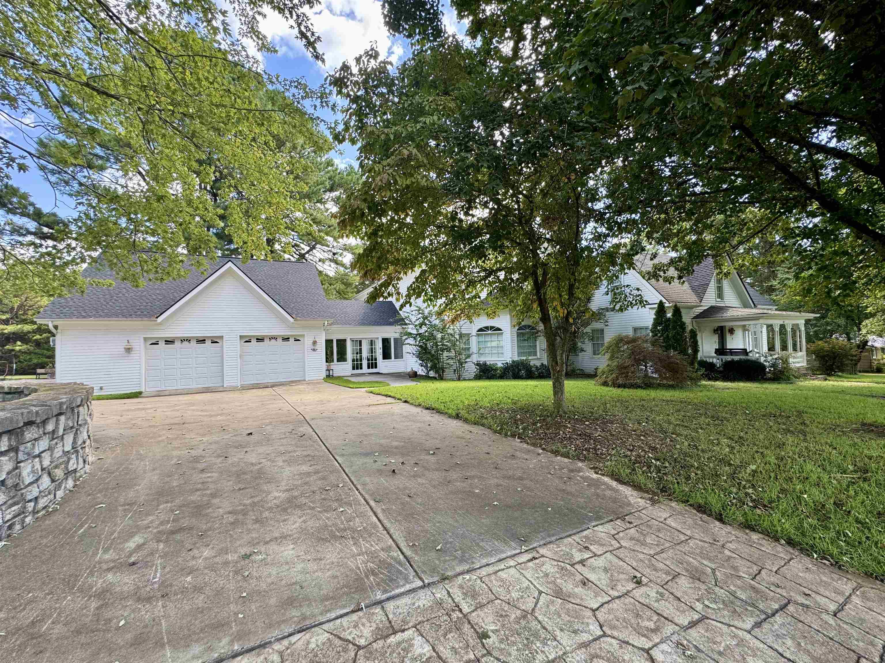 157 N Spring Street  Melbourne, AR