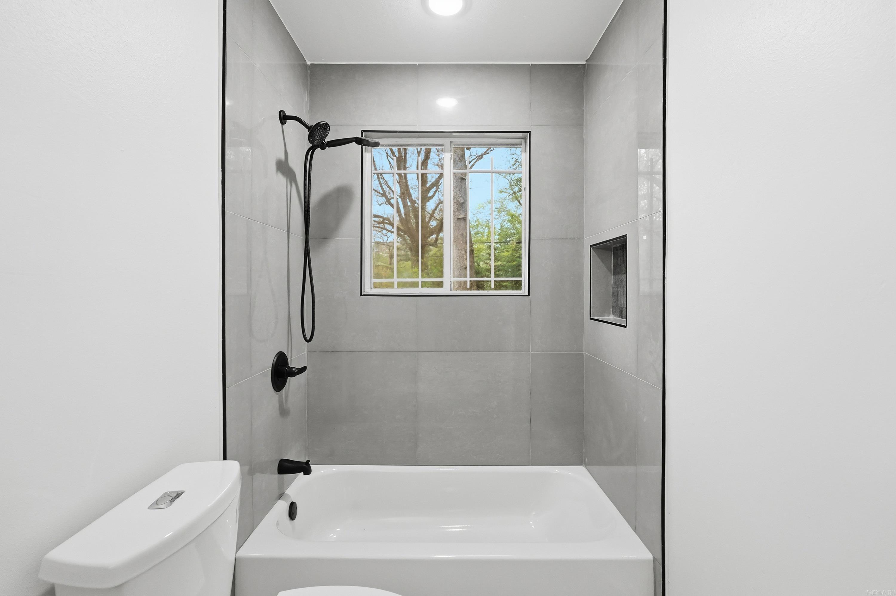 6907 W 32Nd St  Little Rock, AR