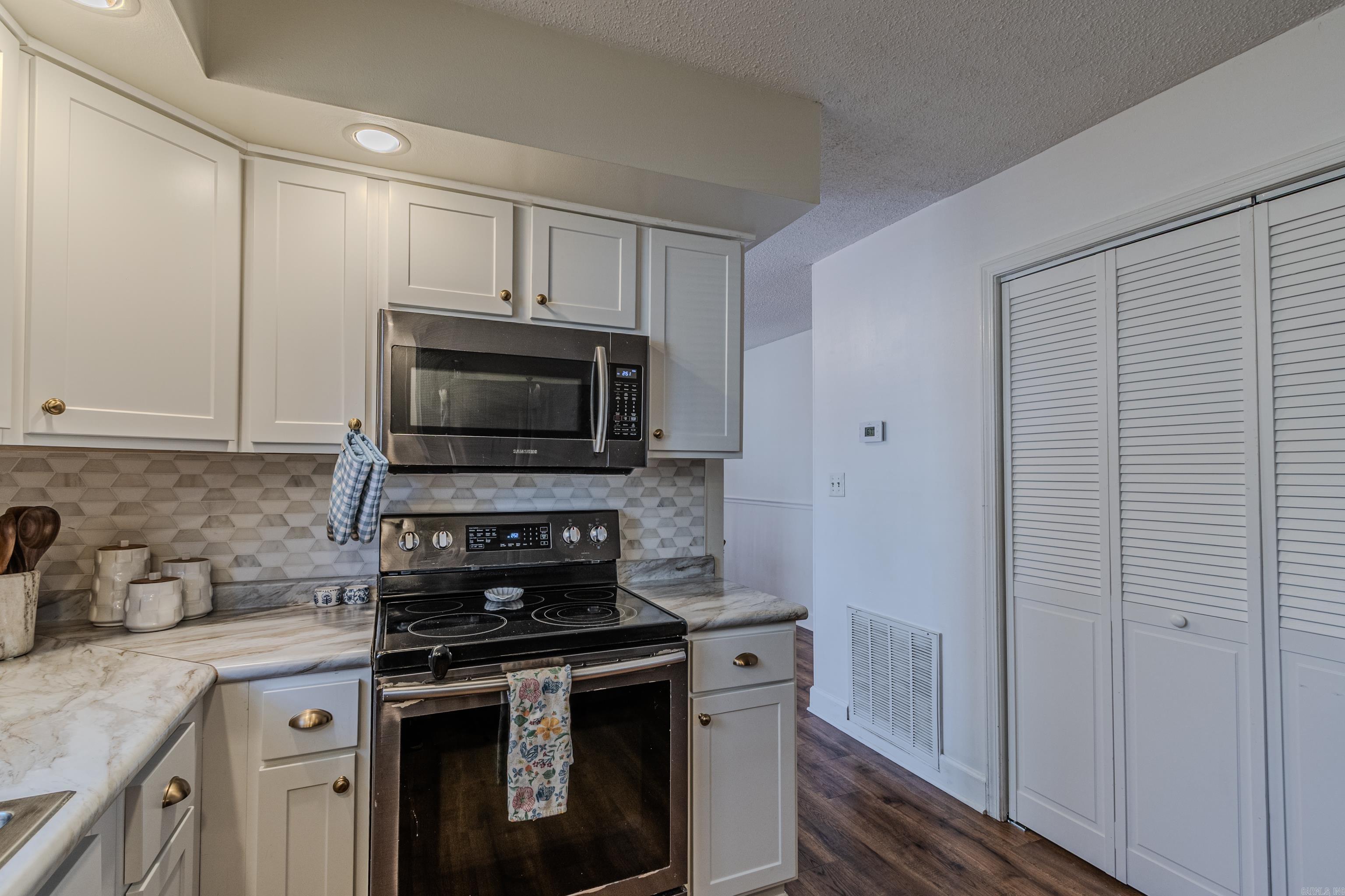 1307 Daniel  Paragould, AR