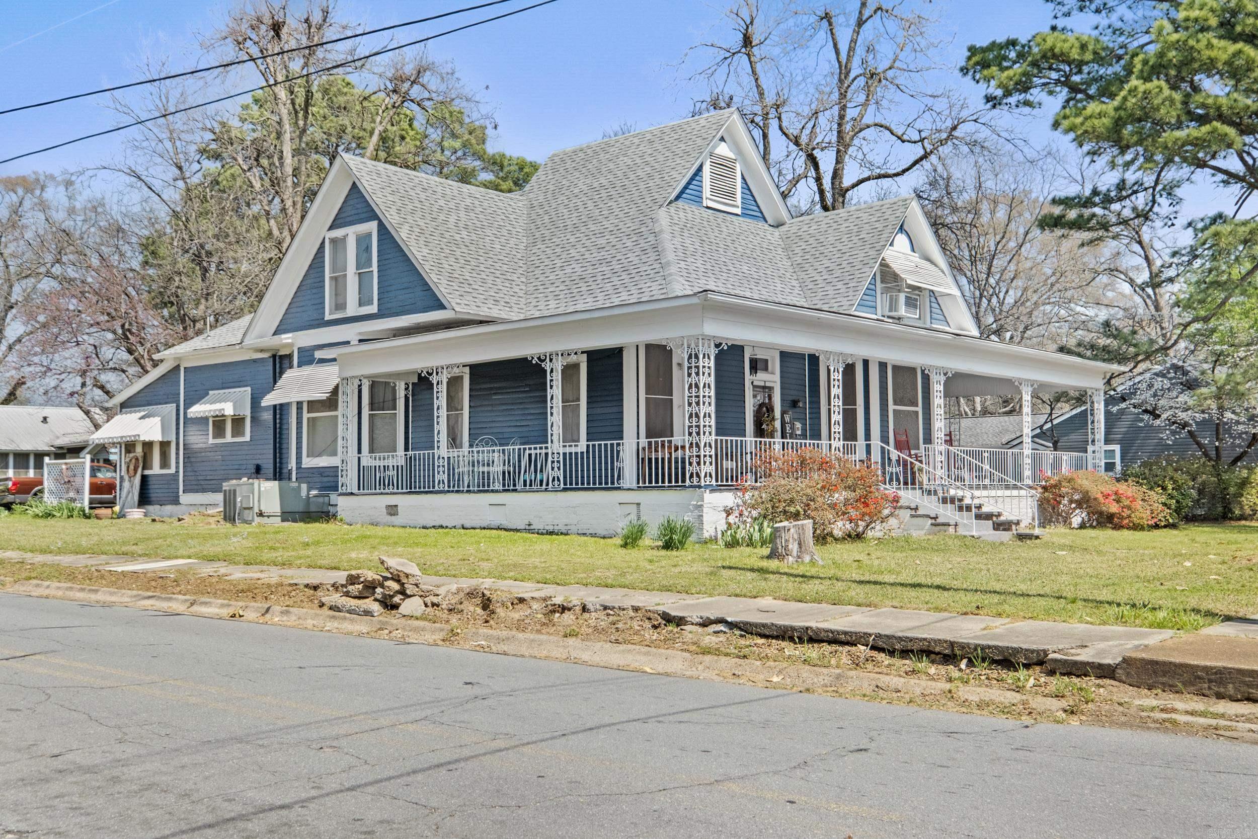 610 W Center  Searcy, AR