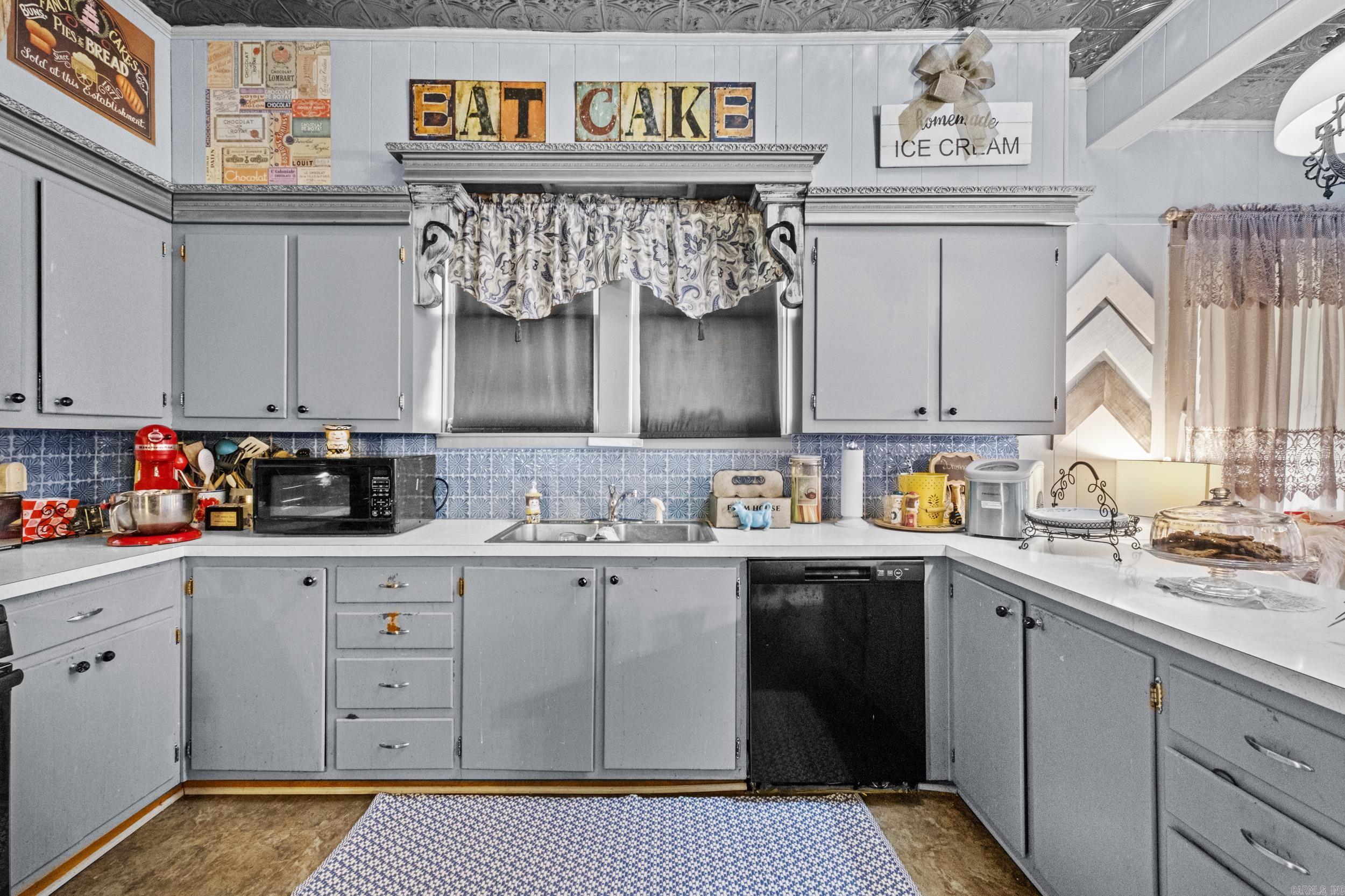 610 W Center  Searcy, AR