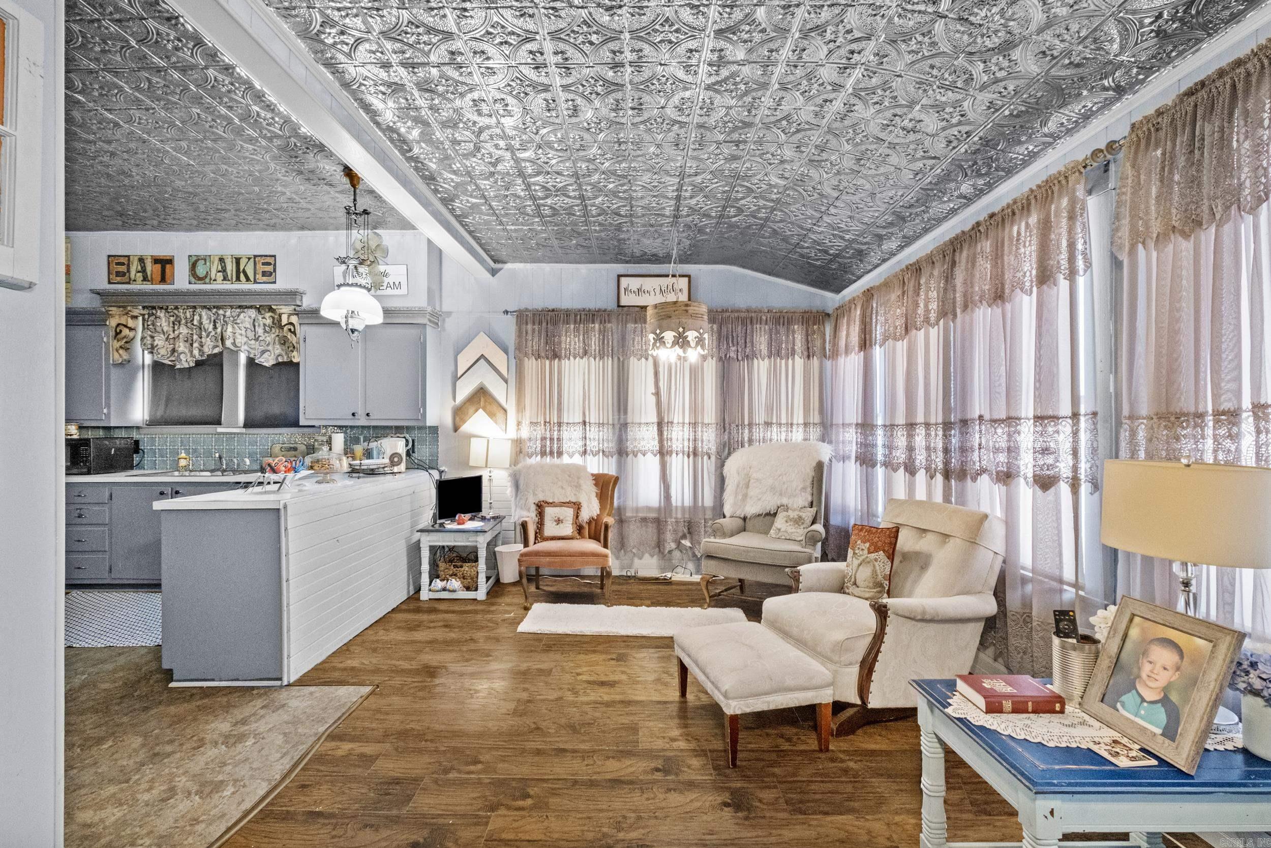 610 W Center  Searcy, AR