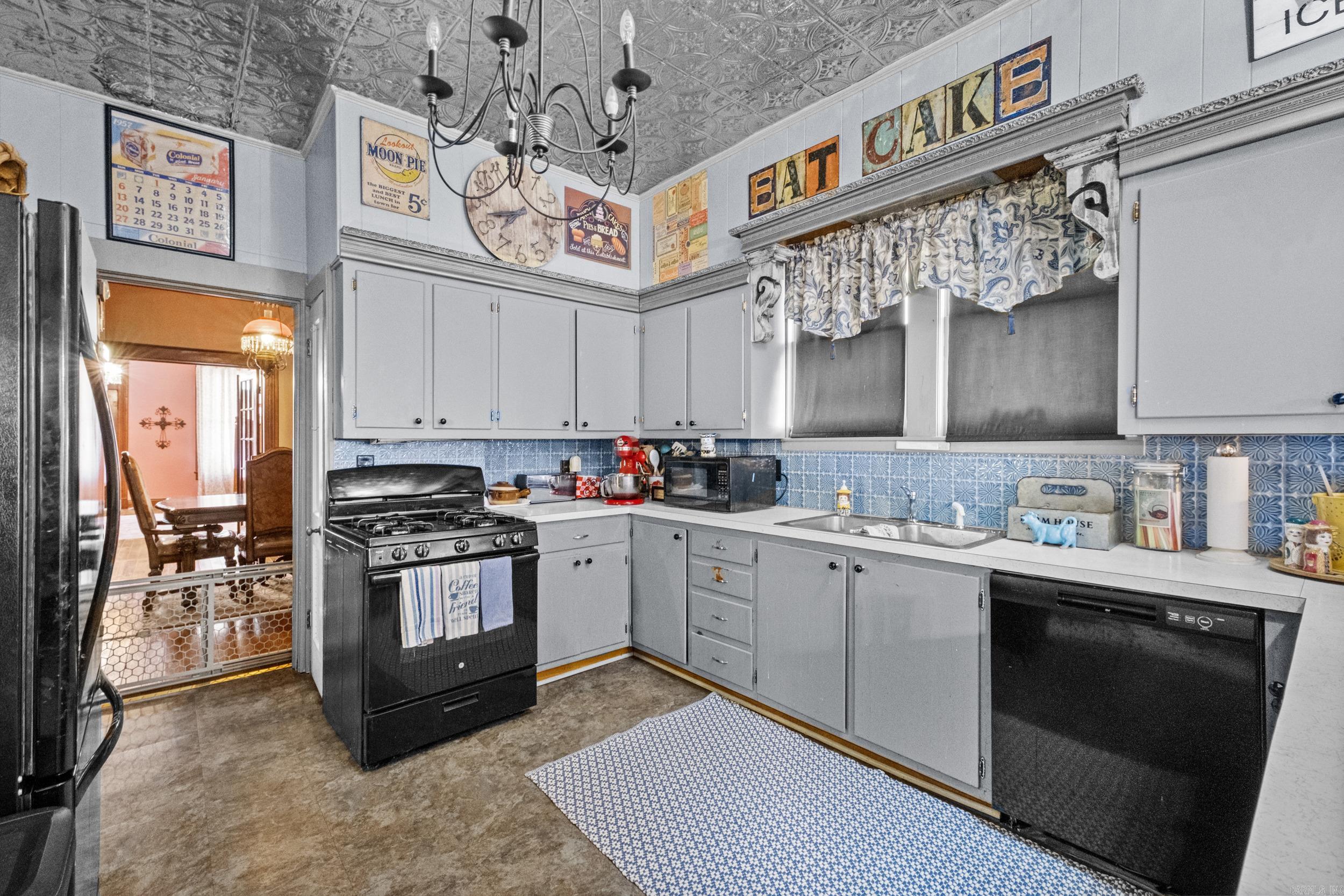 610 W Center  Searcy, AR