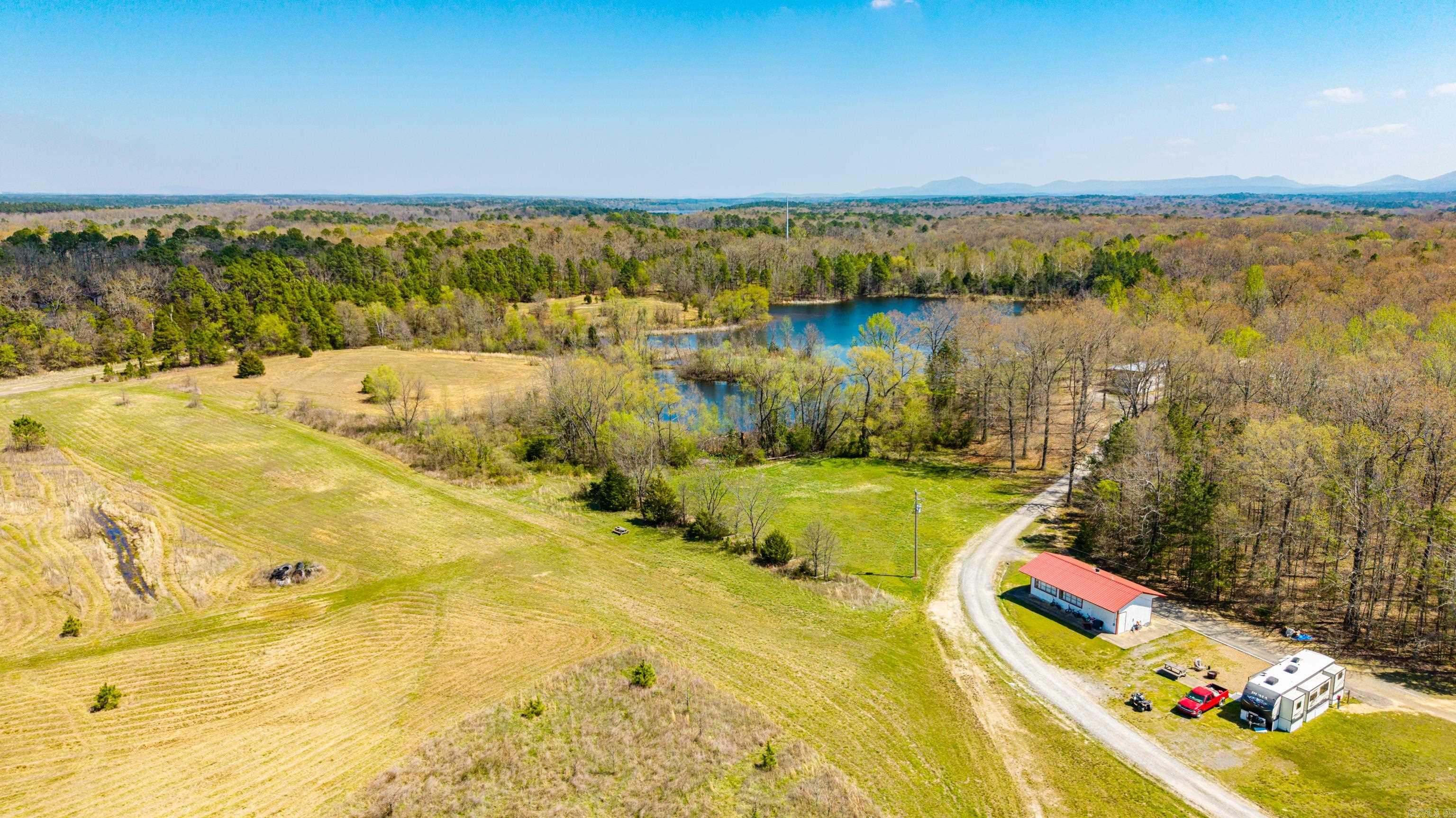 3056 hwy 270  Mount Ida, AR