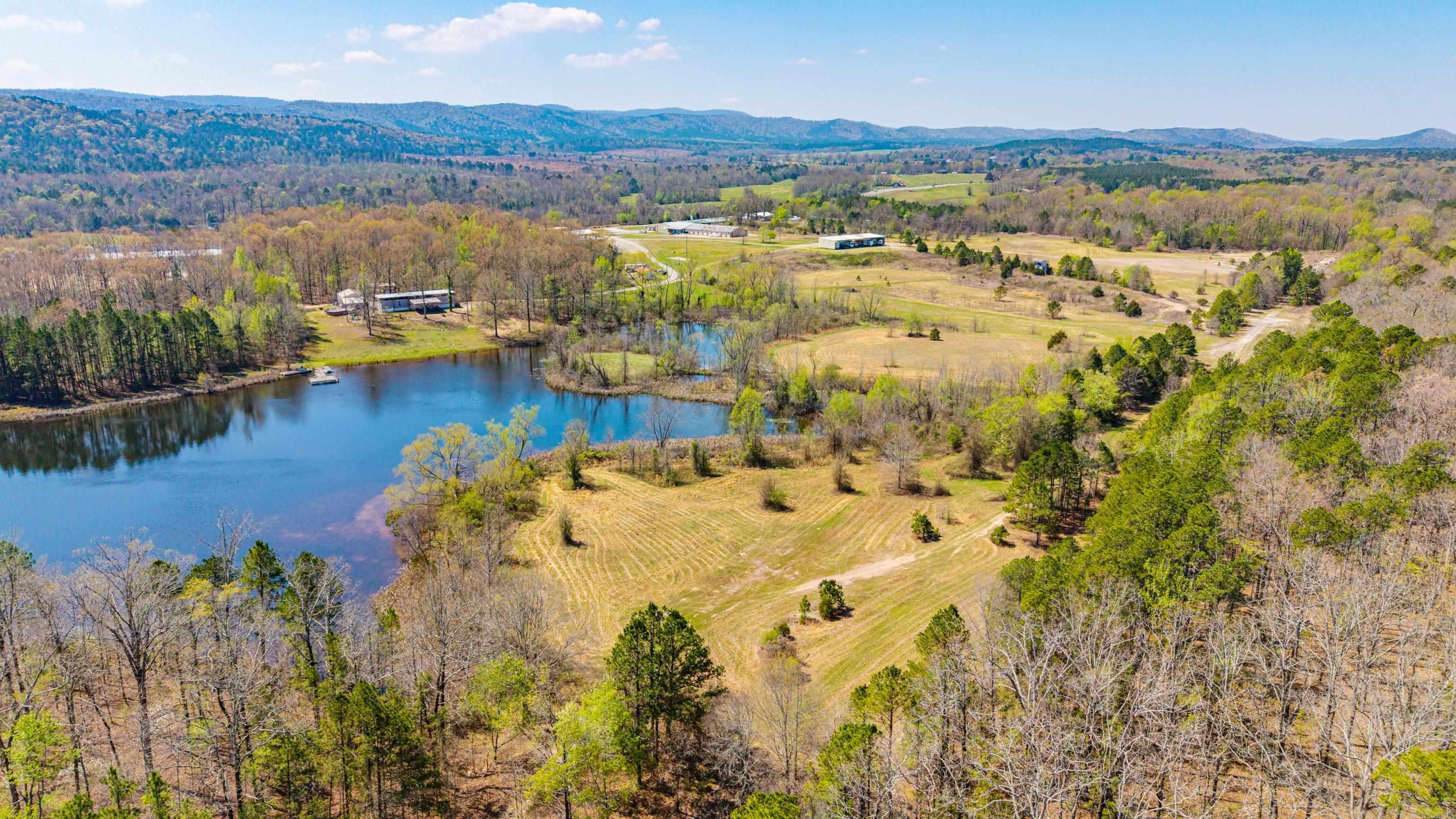 3056 hwy 270  Mount Ida, AR