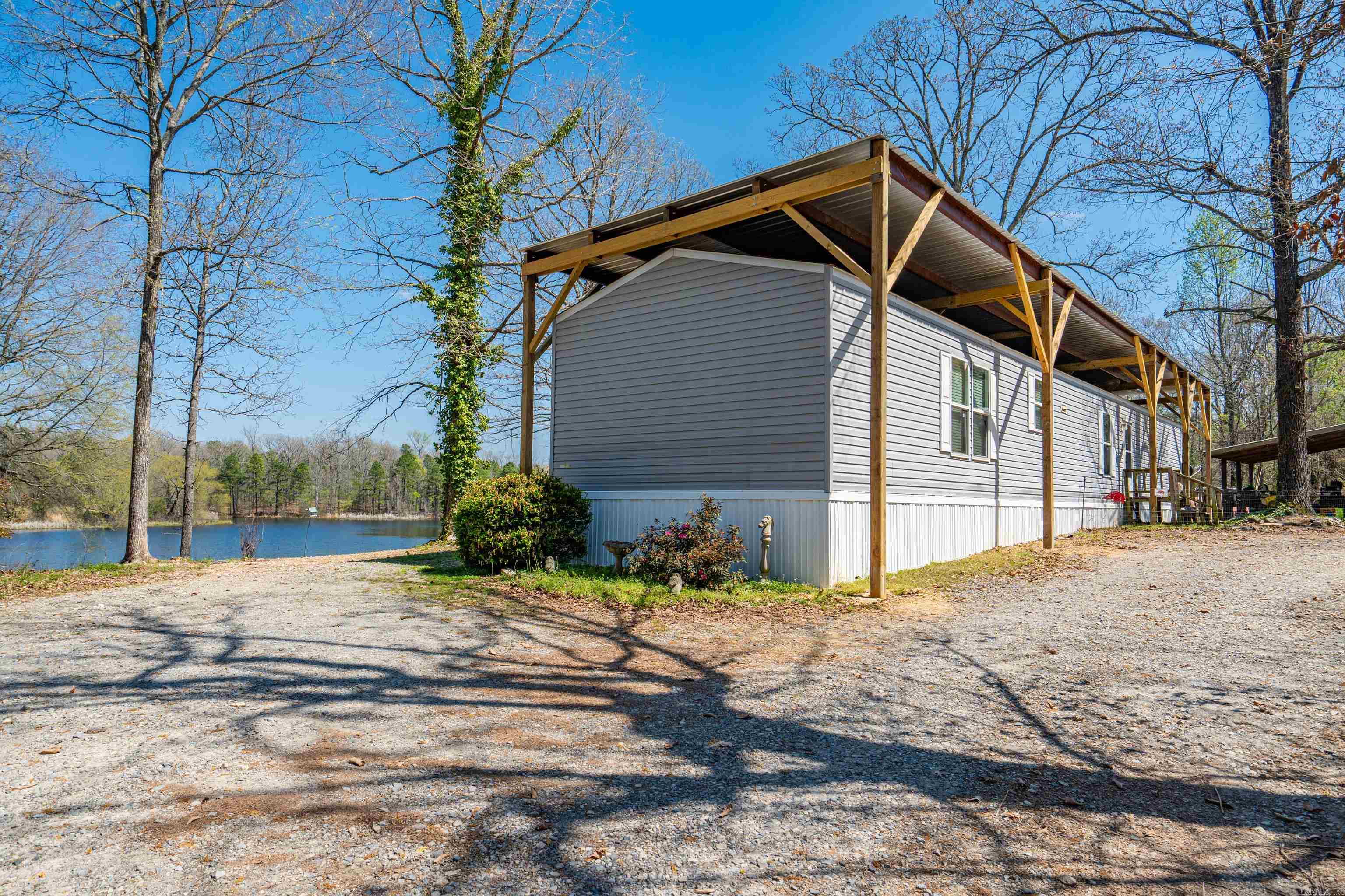 3056 hwy 270  Mount Ida, AR