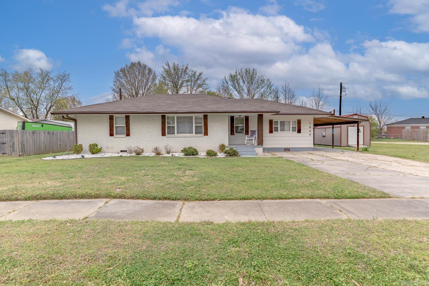 1809 Woodland Dr  Paragould, AR