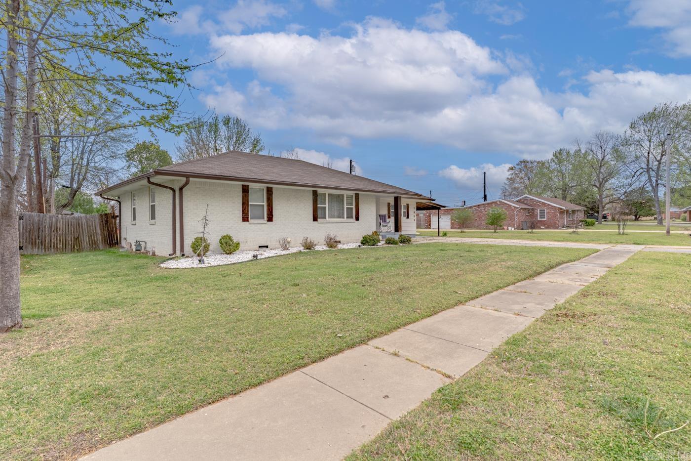 1809 Woodland Dr  Paragould, AR