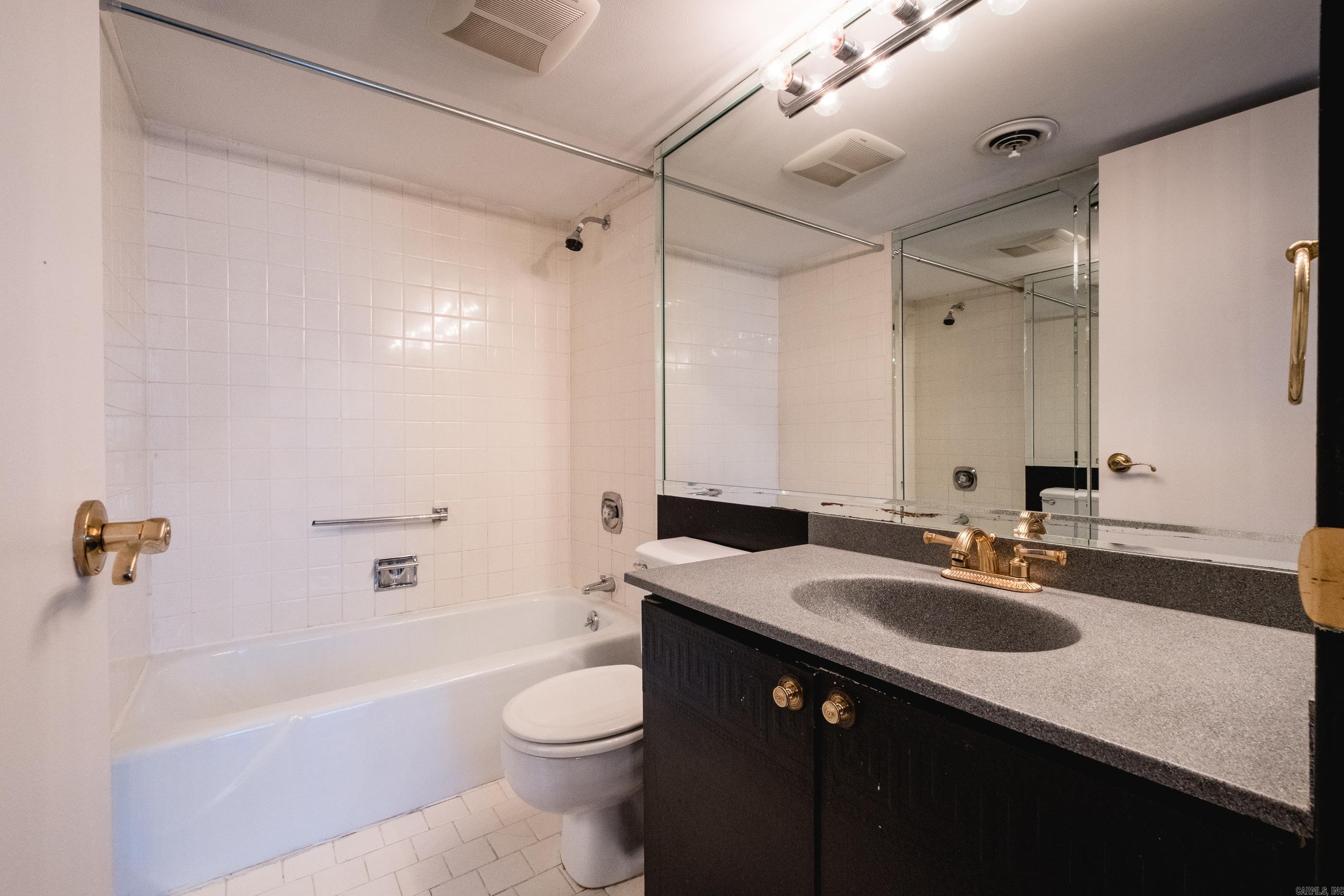 700 E 9th Street Unit 3L  Little Rock, AR