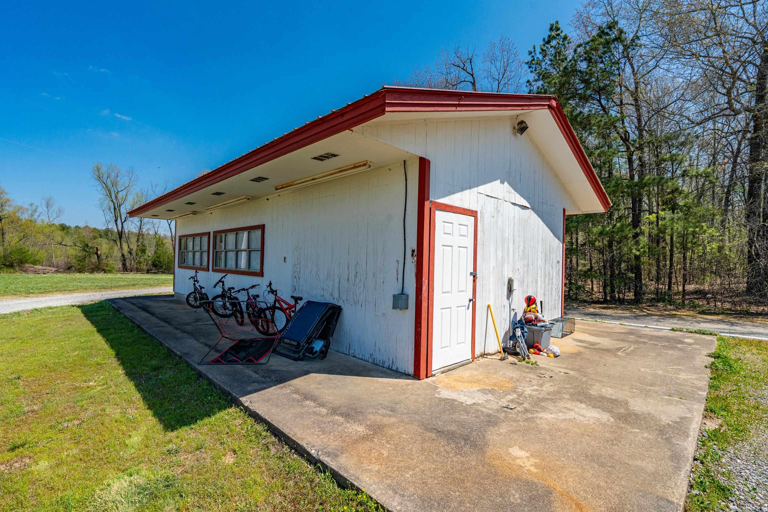 3056 Hwy 270 E  Mount Ida, AR