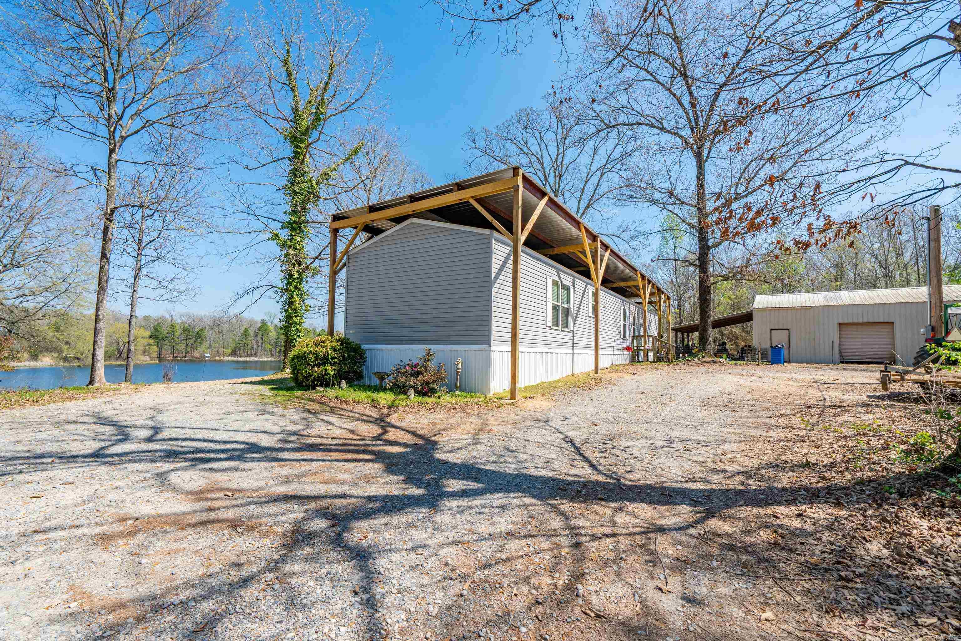 3056 Hwy 270 E  Mount Ida, AR