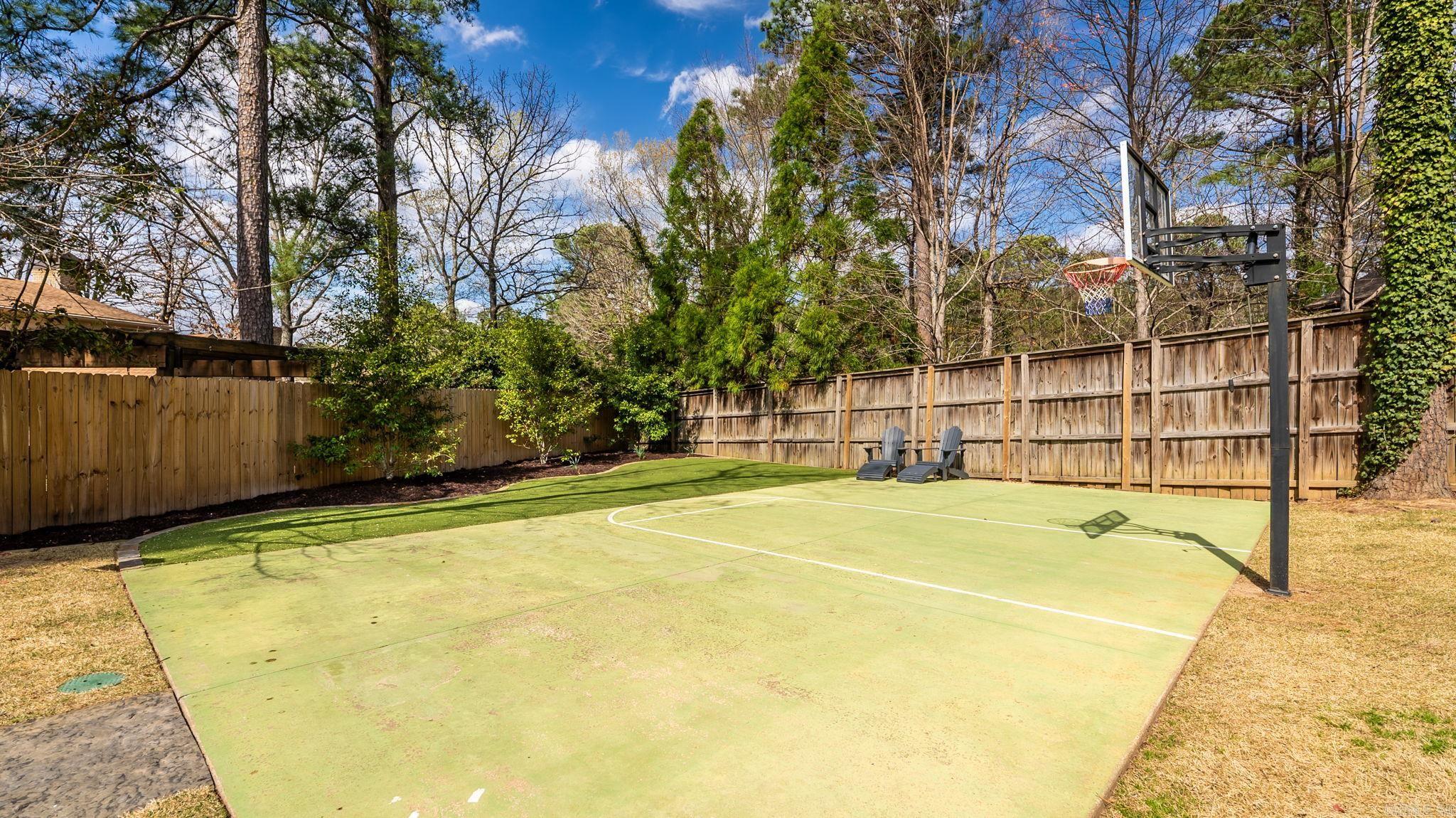 4 Holly Springs  Little Rock, AR