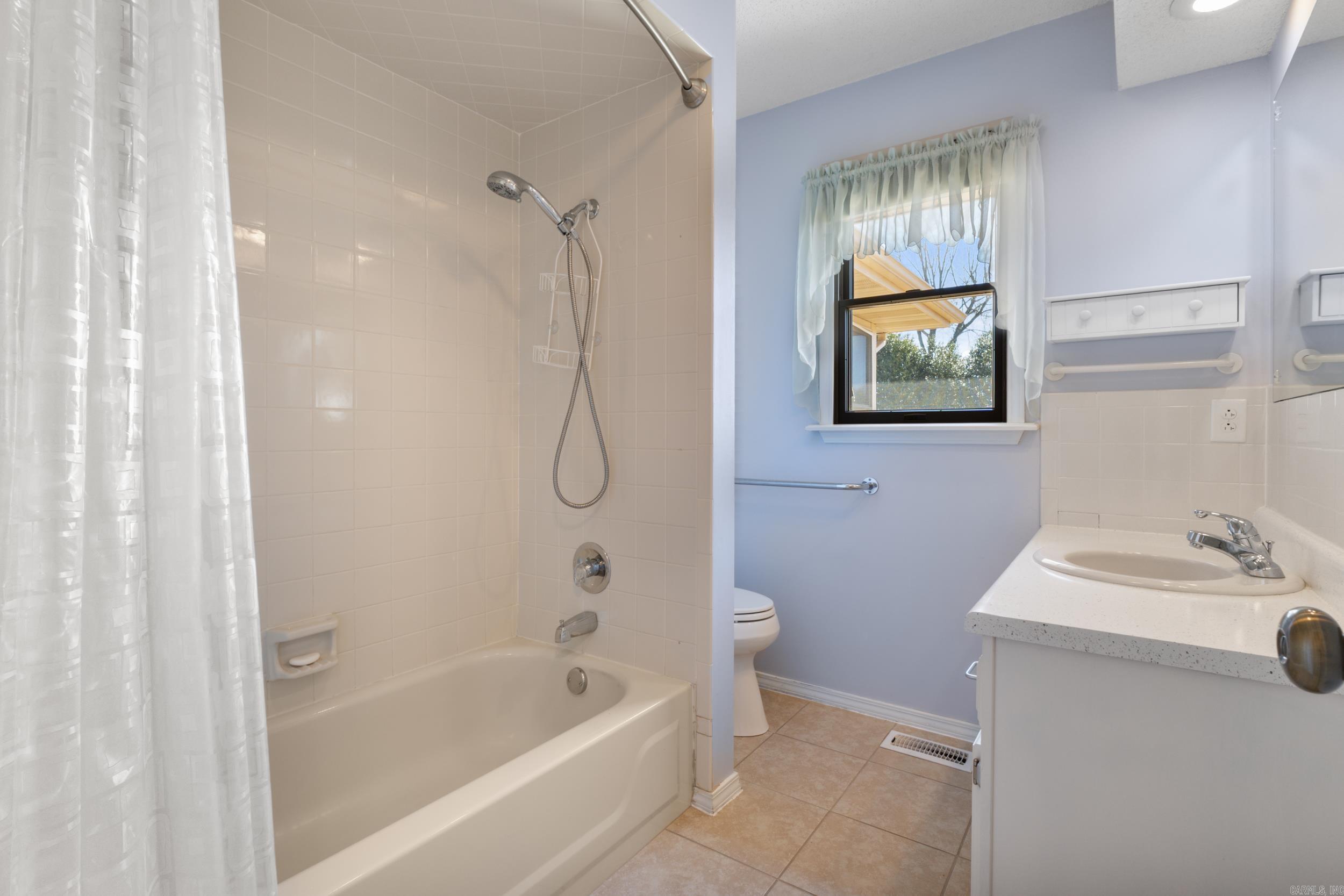 1515 Pine Tree Lane  Mountain Home, AR