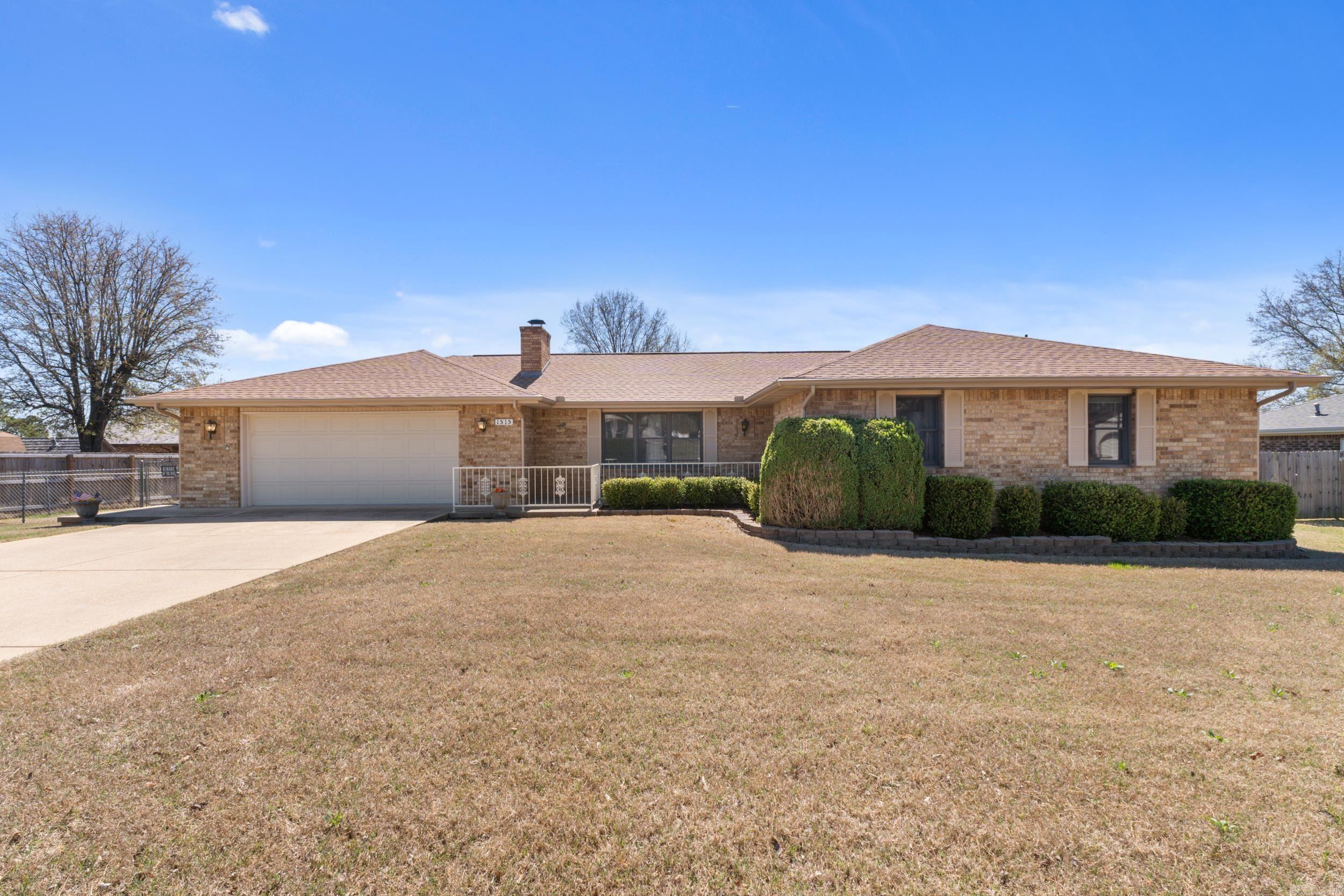1515 Pine Tree Lane  Mountain Home, AR